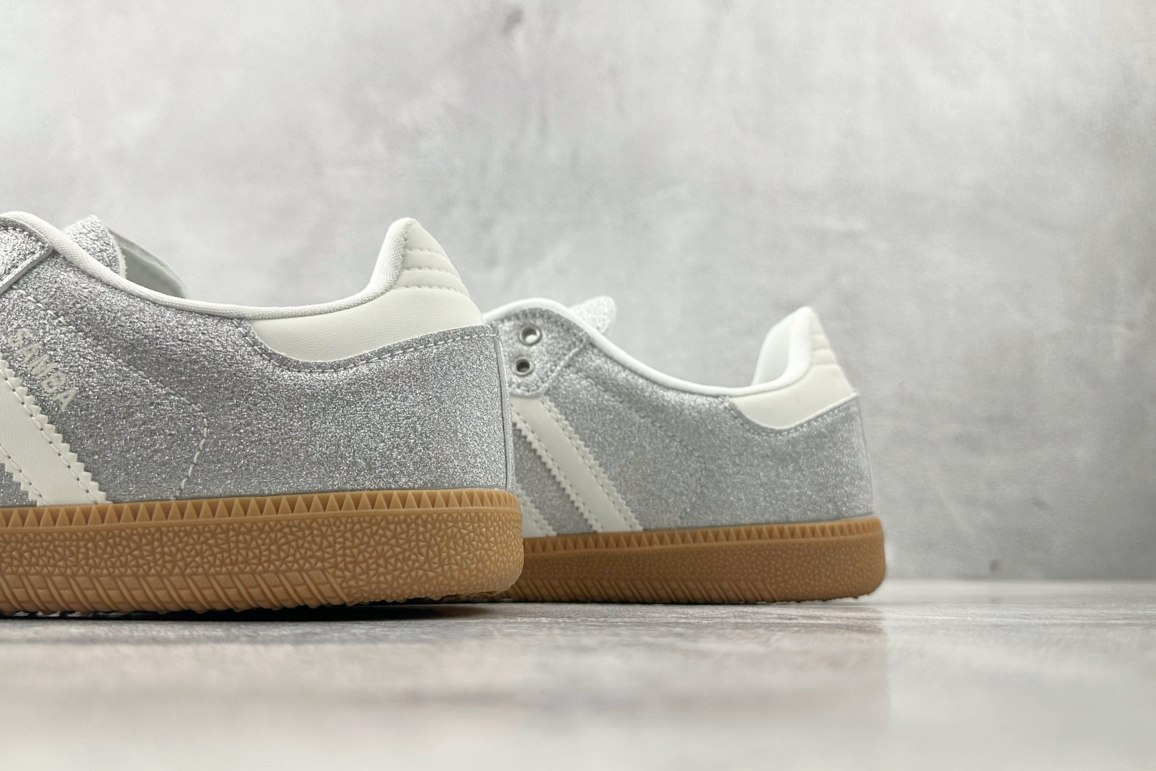 160 出口订单 adidas originals Samba Shiny Pack 银色 KI6264