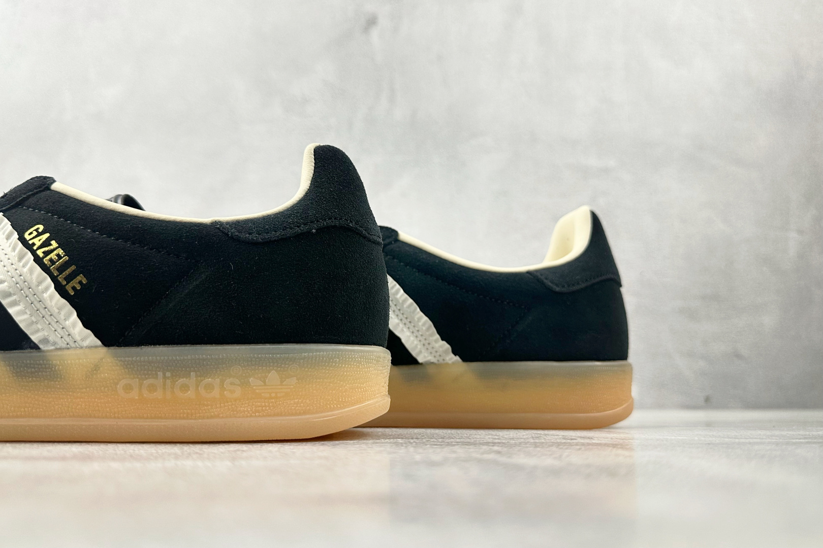 180 adidas originals GAZELLE INDOOR 黑色 JS1412