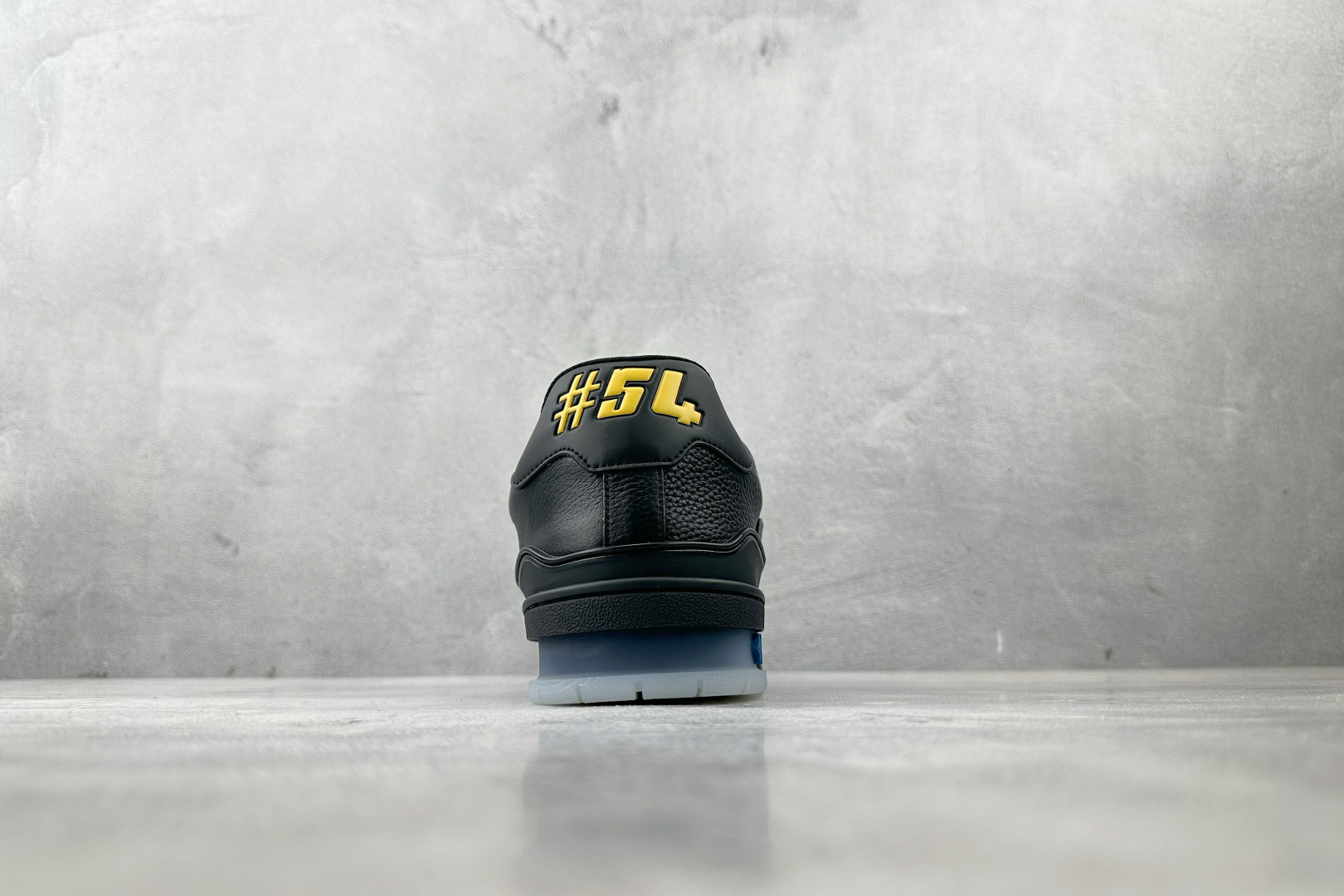 330 LOUIS VUITTON Trainer 黑色 1A8ZQ9-Chinese UA Cheap High Quatity Brand Clothes Bags handbags Sneakers wholesale wholesaler seller from China Factory suppliers Fashion Clothing Shoes best Quality Beautiful Price 330 LOUIS VUITTON Trainer 黑色 1A8ZQ9