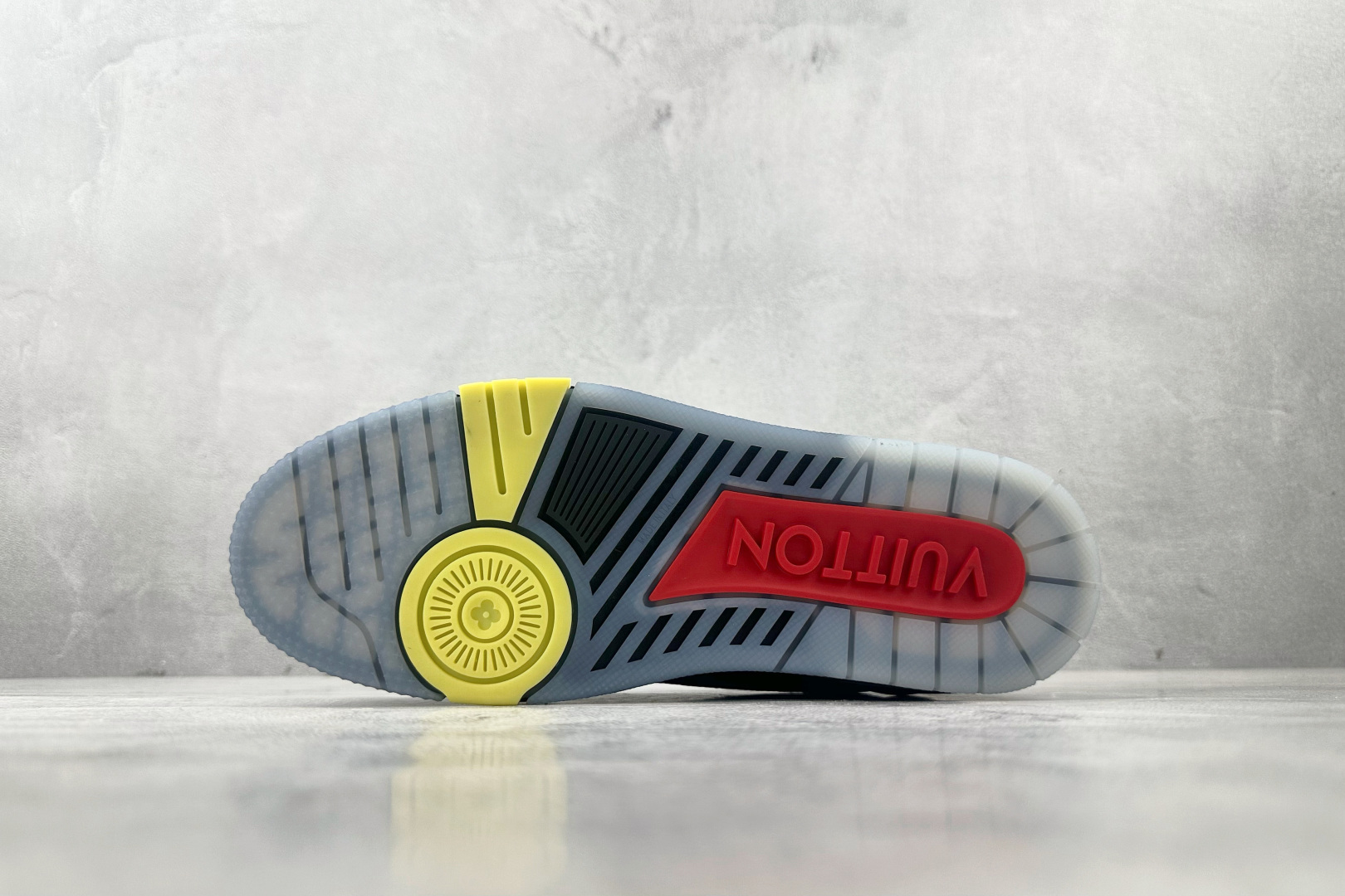 330 LOUIS VUITTON Trainer 黑色 1A8ZQ9-Chinese UA Cheap High Quatity Brand Clothes Bags handbags Sneakers wholesale wholesaler seller from China Factory suppliers Fashion Clothing Shoes best Quality Beautiful Price 330 LOUIS VUITTON Trainer 黑色 1A8ZQ9