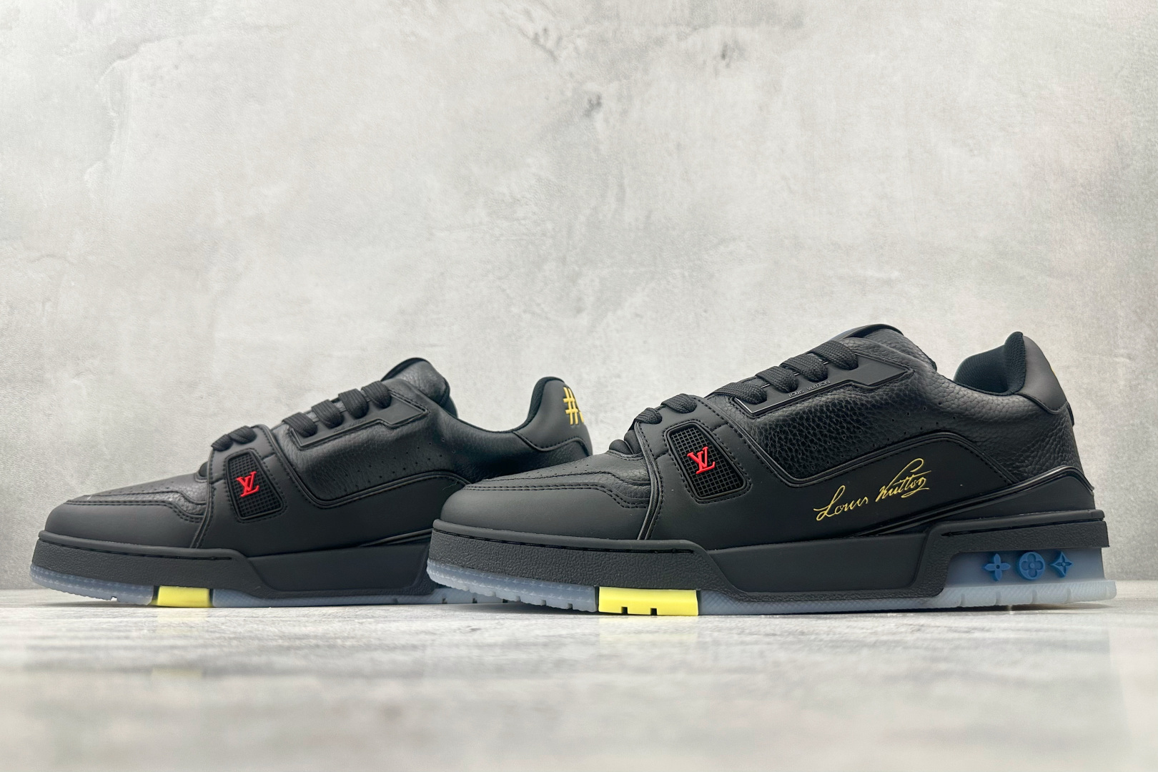 330 LOUIS VUITTON Trainer 黑色 1A8ZQ9-Chinese UA Cheap High Quatity Brand Clothes Bags handbags Sneakers wholesale wholesaler seller from China Factory suppliers Fashion Clothing Shoes best Quality Beautiful Price 330 LOUIS VUITTON Trainer 黑色 1A8ZQ9