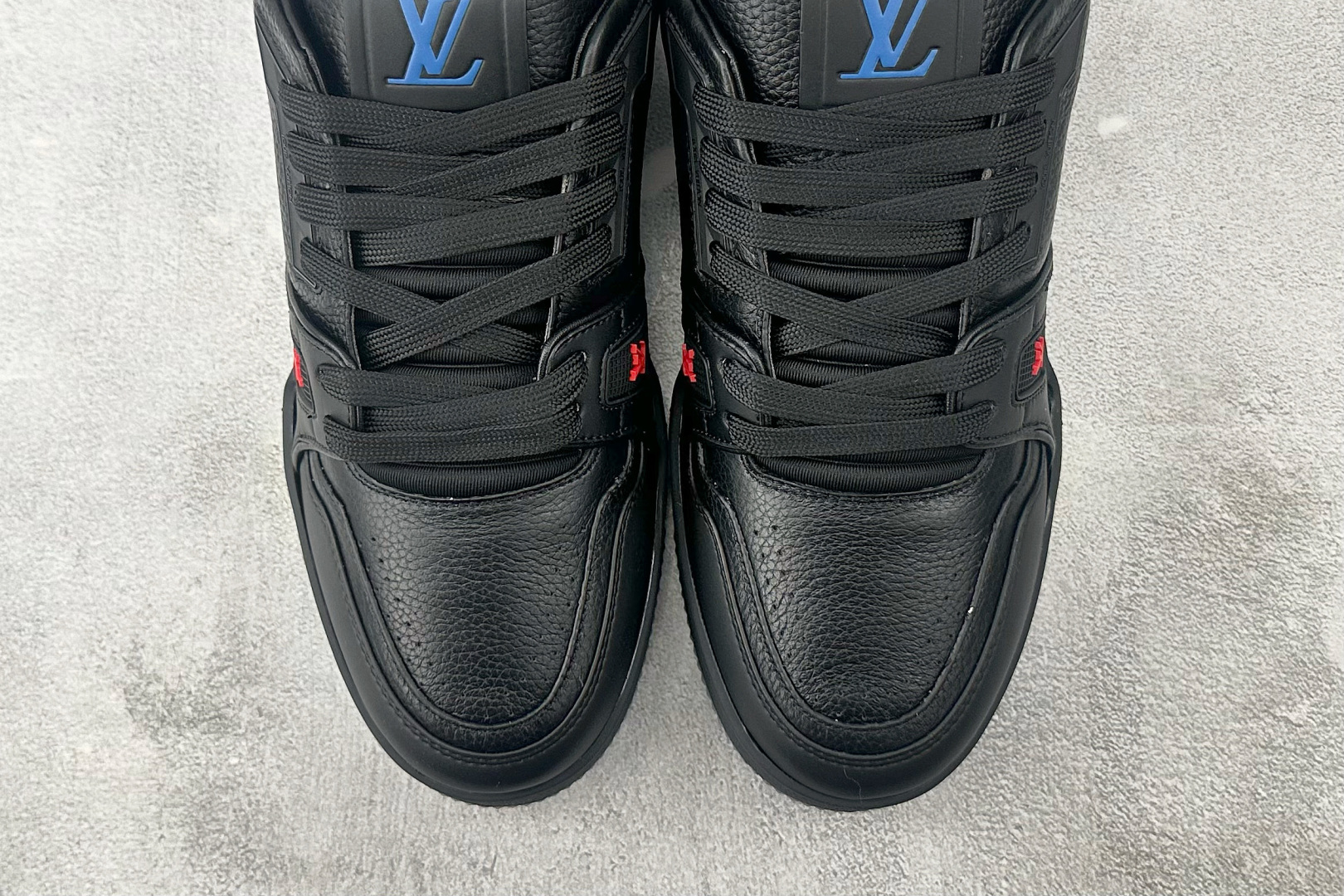 330 LOUIS VUITTON Trainer 黑色 1A8ZQ9-Chinese UA Cheap High Quatity Brand Clothes Bags handbags Sneakers wholesale wholesaler seller from China Factory suppliers Fashion Clothing Shoes best Quality Beautiful Price 330 LOUIS VUITTON Trainer 黑色 1A8ZQ9