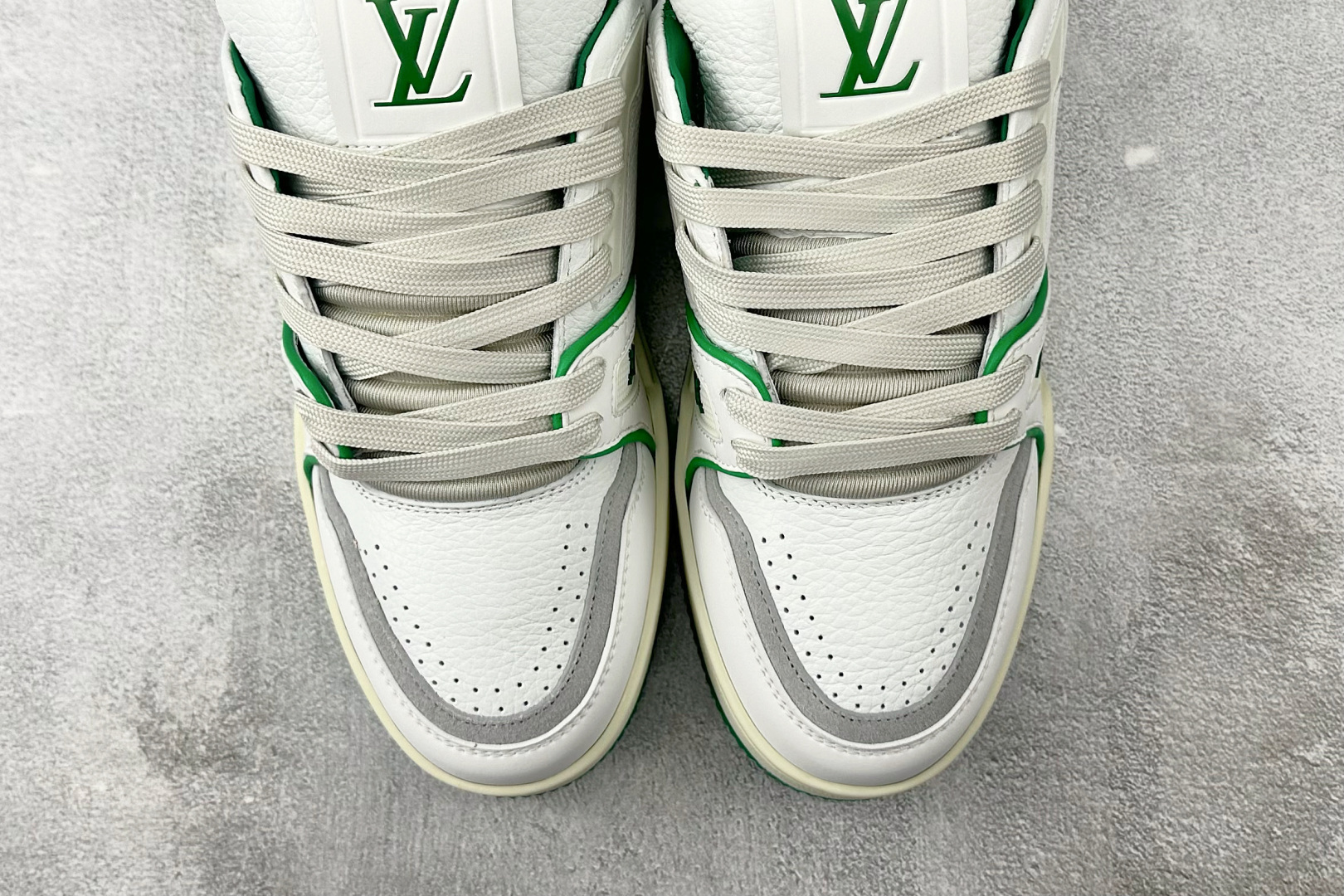 330 LOUIS VUITTON Trainer#54白绿 1ABNIS