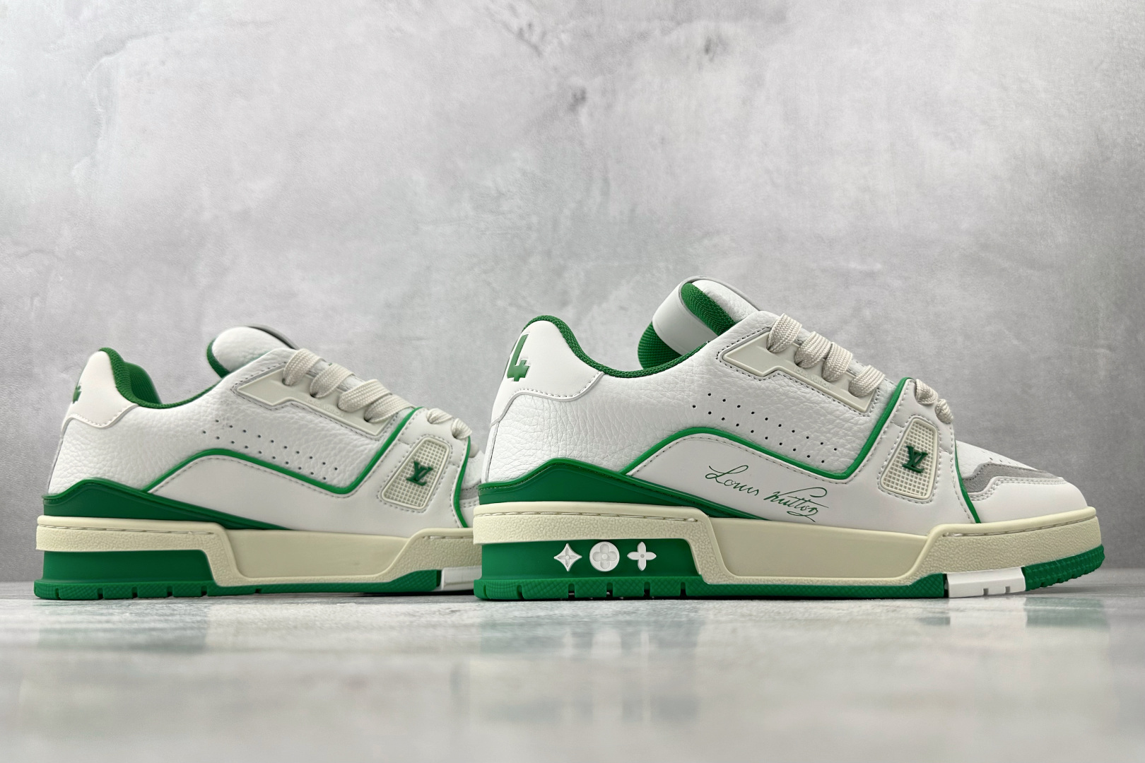 330 LOUIS VUITTON Trainer#54白绿 1ABNIS