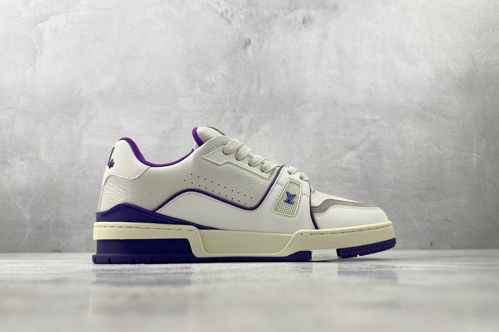 330 LOUIS VUITTON Trainer 紫白 1ACI13
