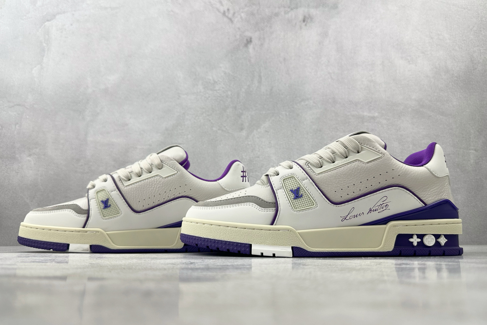 330 LOUIS VUITTON Trainer 紫白 1ACI13