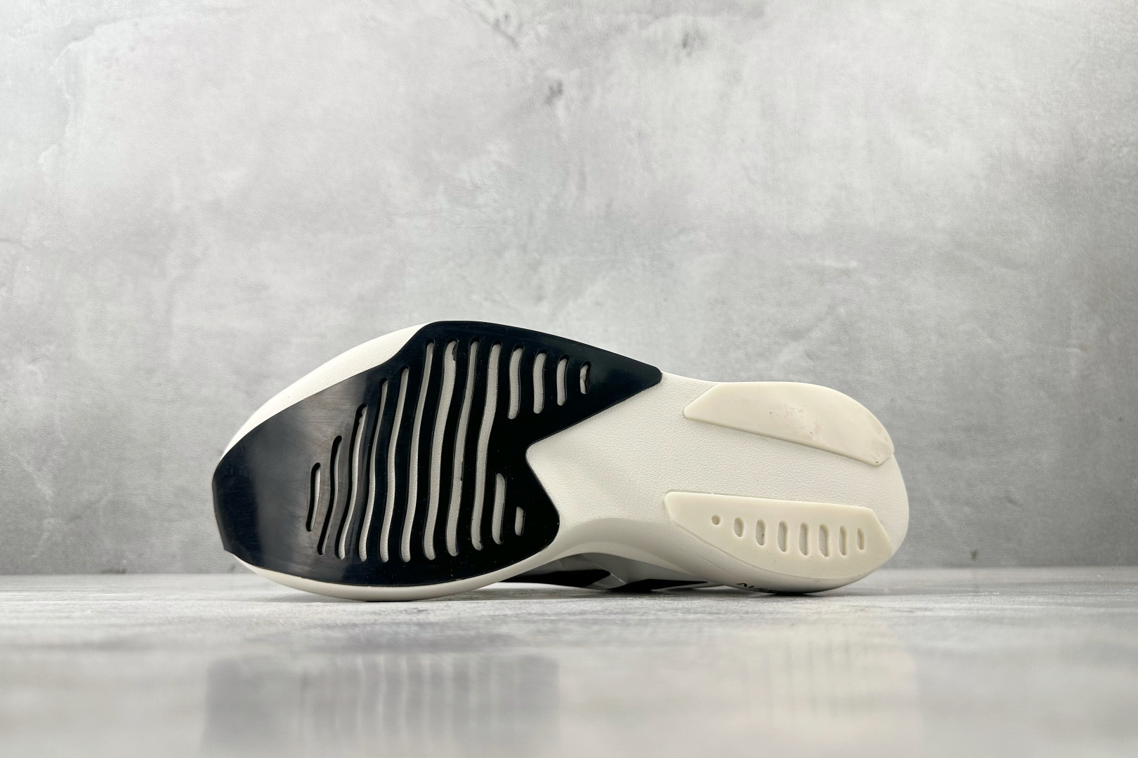 210 平台订单 adidas Adizero Adios Pro Evo 1 白黑 IH5564