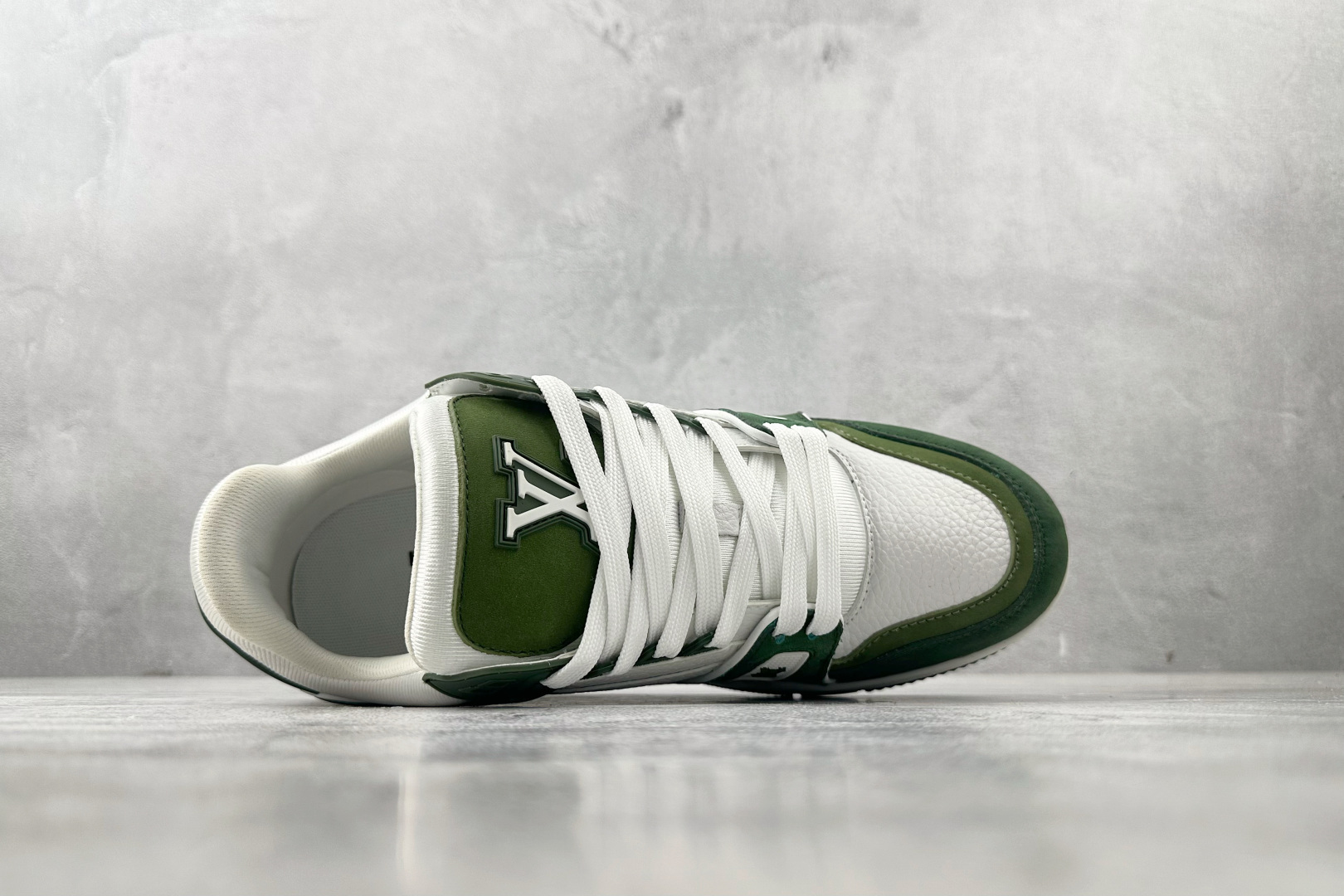 330 LOUIS VUITTON Trainer 绿白 1ABLVR