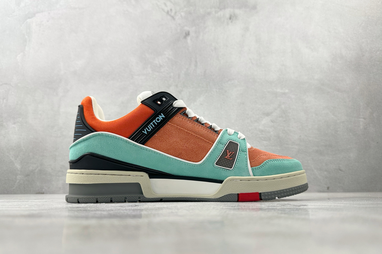 330 LOUIS VUITTON Trainer 粉绿黑 1ACEFV