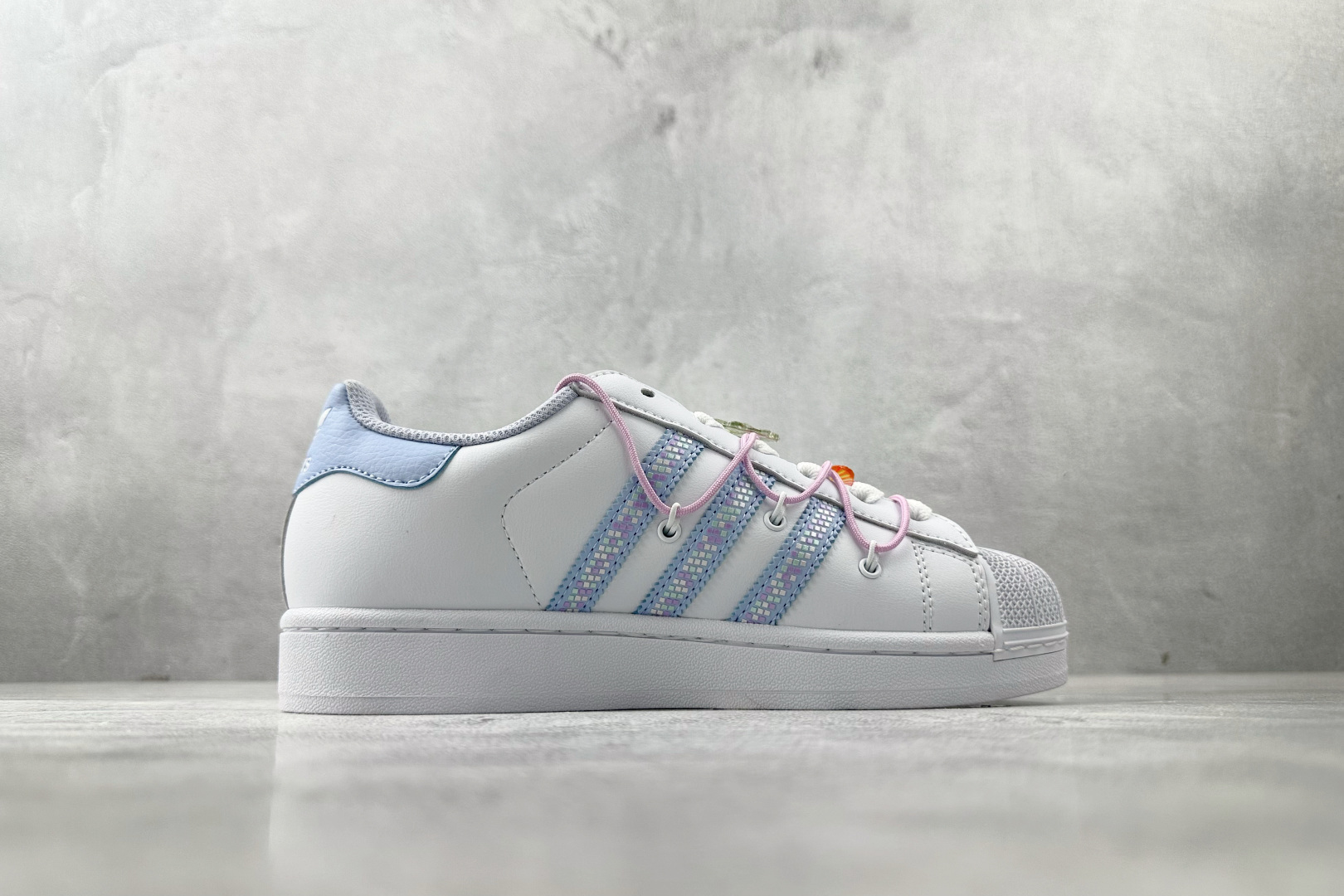 170 平台爆款 adidas originals Superstar 2 白色 JR1332-Chinese UA Cheap High Quatity Brand Clothes Bags handbags Sneakers wholesale wholesaler seller from China Factory suppliers Fashion Clothing Shoes best Quality Beautiful Price 170 平台爆款 adidas originals Superstar 2 白色 JR1332