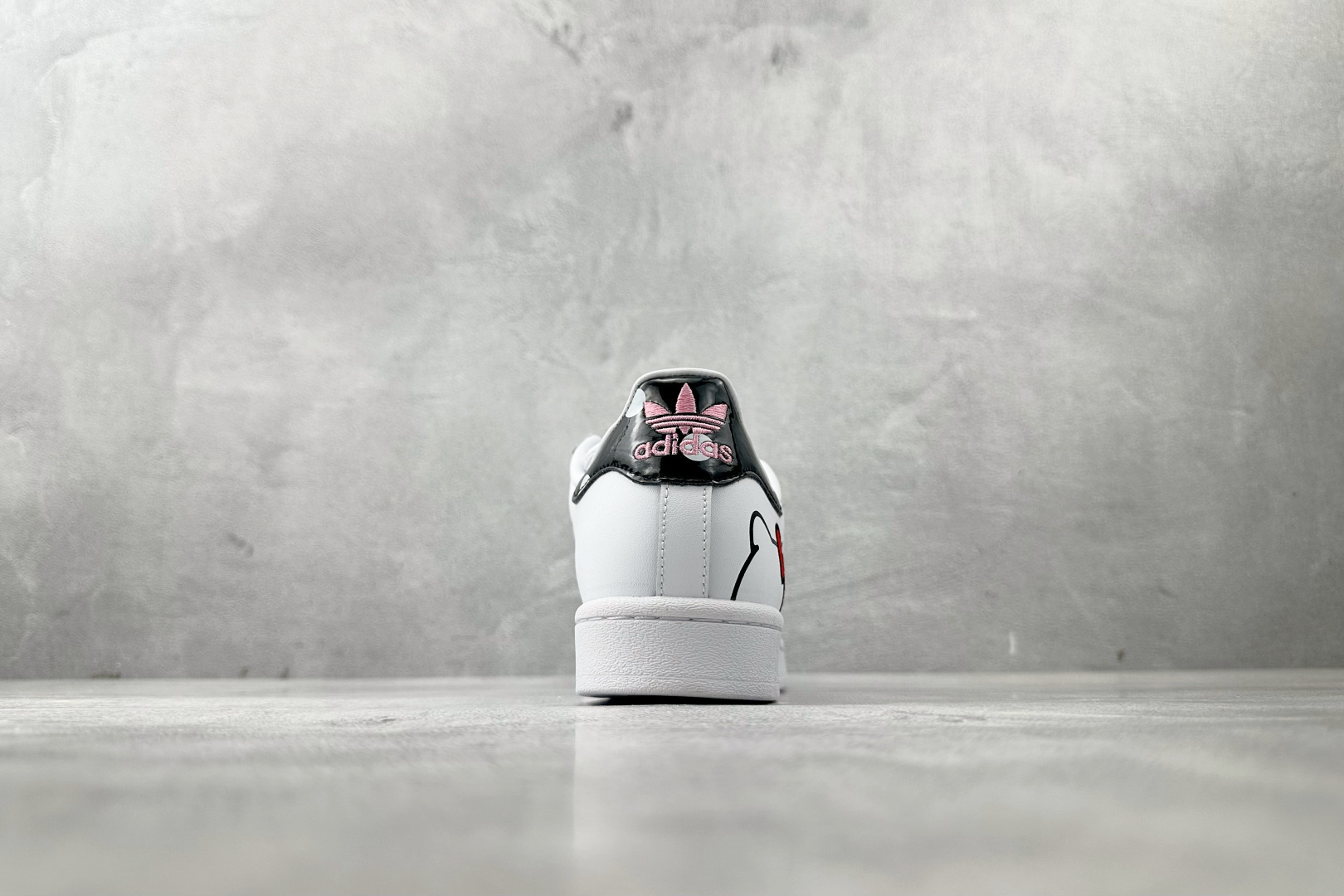 170 平台爆款 Hello Kitty/凯蒂猫 x adidas originals SUPERSTAR 白粉 GW7168