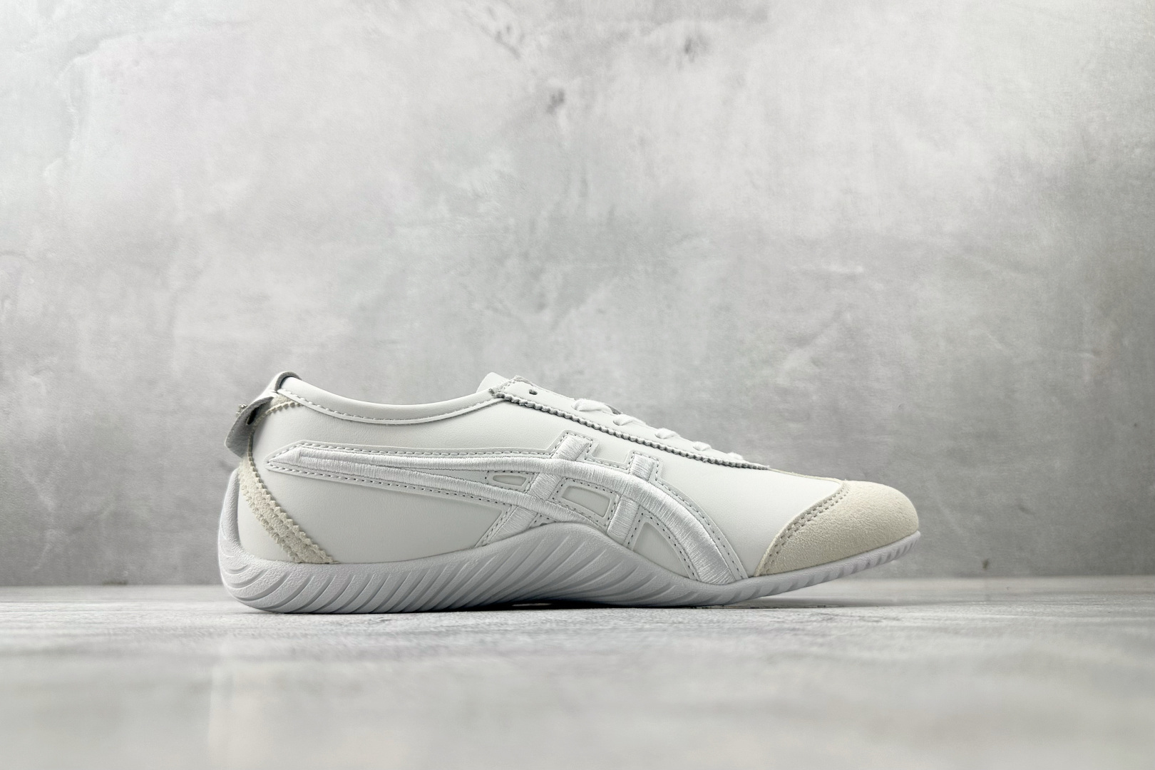 170 渠道特供 Onitsuka Tiger鬼塚虎 MEXICO 66 白色 1183C306-100