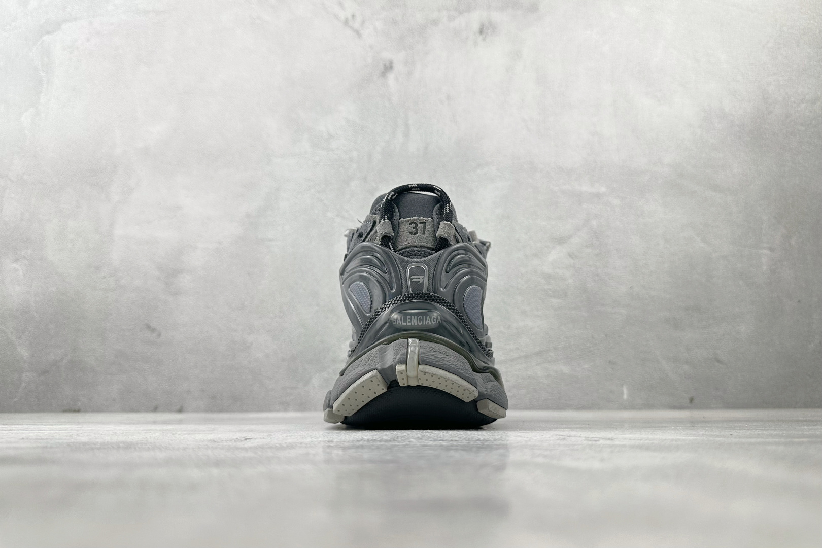 580 代购版 Balenciaga巴黎世家 Runner 灰色 772767WRNSD