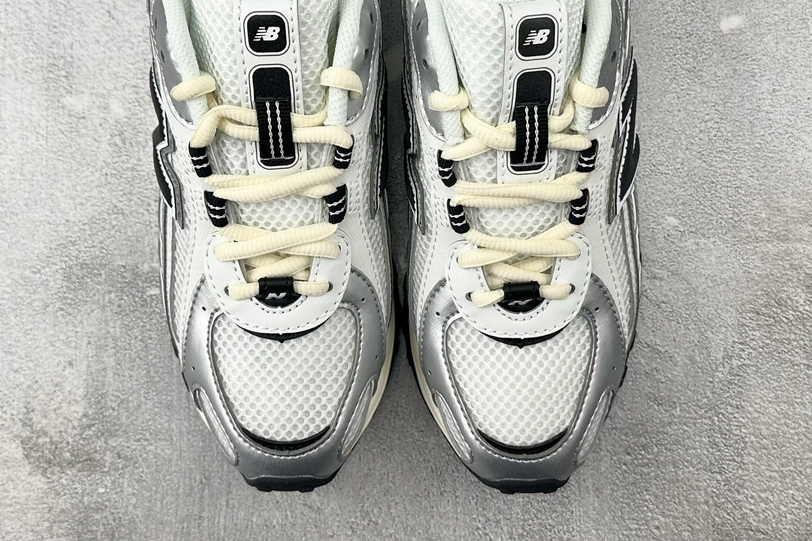 250 New Balance 204L 白银色 U204LSWD-Chinese UA Cheap High Quatity Brand Clothes Bags handbags Sneakers wholesale wholesaler seller from China Factory suppliers Fashion Clothing Shoes best Quality Beautiful Price 250 New Balance 204L 白银色 U204LSWD