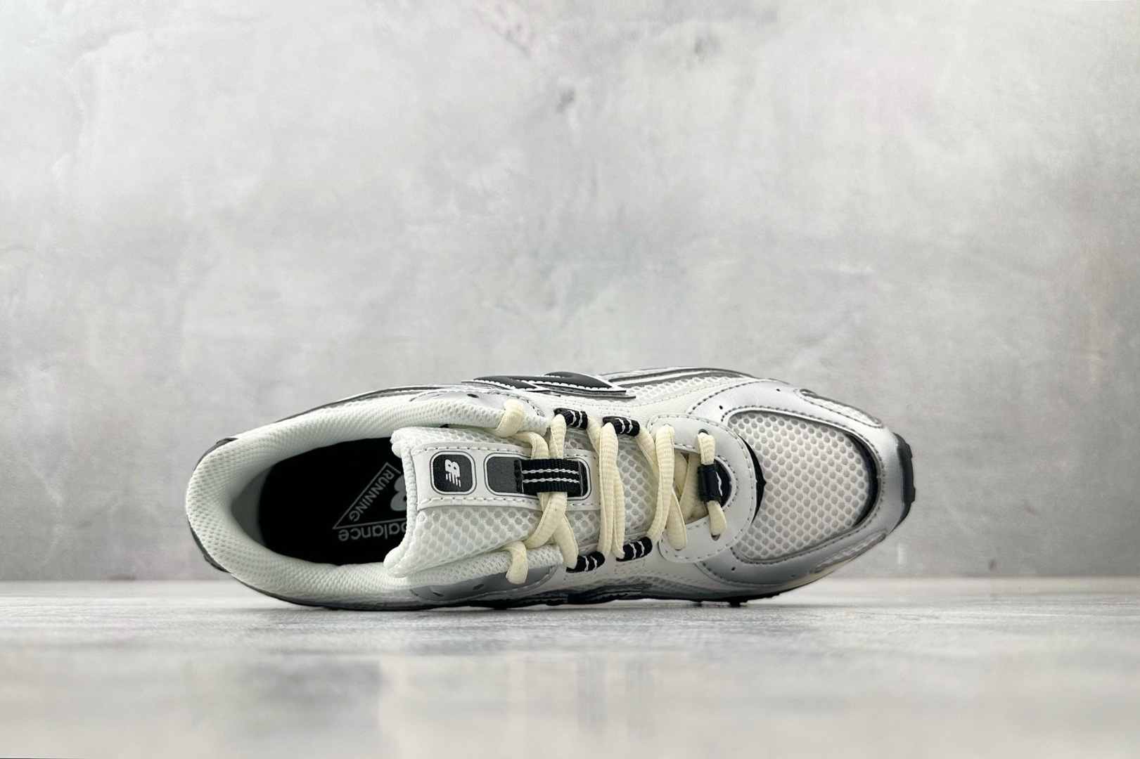 250 New Balance 204L 白银色 U204LSWD-Chinese UA Cheap High Quatity Brand Clothes Bags handbags Sneakers wholesale wholesaler seller from China Factory suppliers Fashion Clothing Shoes best Quality Beautiful Price 250 New Balance 204L 白银色 U204LSWD