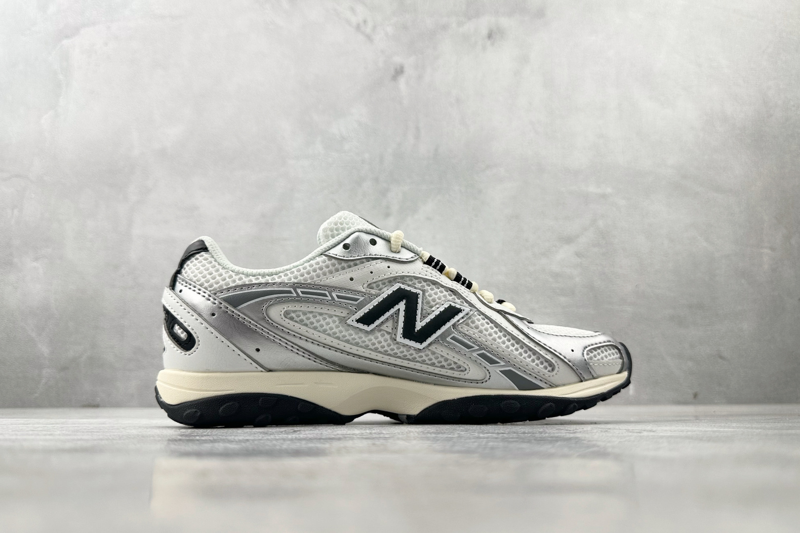 250 New Balance 204L 白银色 U204LSWD-Chinese UA Cheap High Quatity Brand Clothes Bags handbags Sneakers wholesale wholesaler seller from China Factory suppliers Fashion Clothing Shoes best Quality Beautiful Price 250 New Balance 204L 白银色 U204LSWD