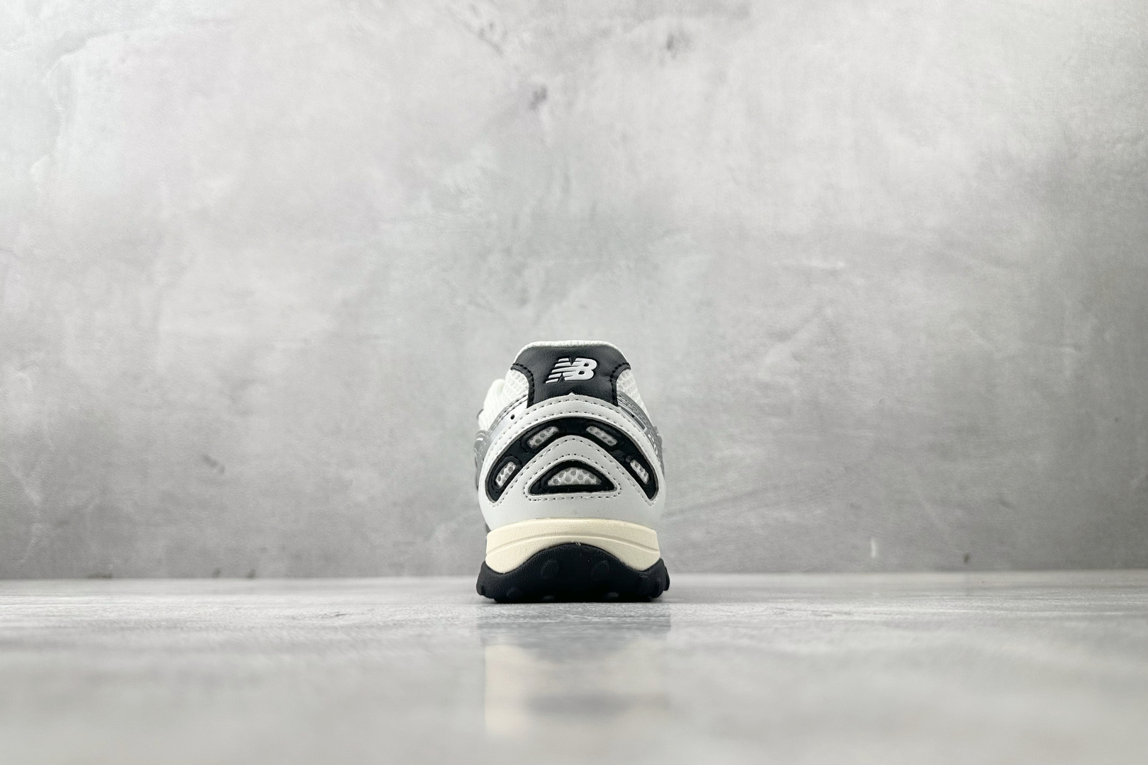 250 New Balance 204L 白银色 U204LSWD-Chinese UA Cheap High Quatity Brand Clothes Bags handbags Sneakers wholesale wholesaler seller from China Factory suppliers Fashion Clothing Shoes best Quality Beautiful Price 250 New Balance 204L 白银色 U204LSWD