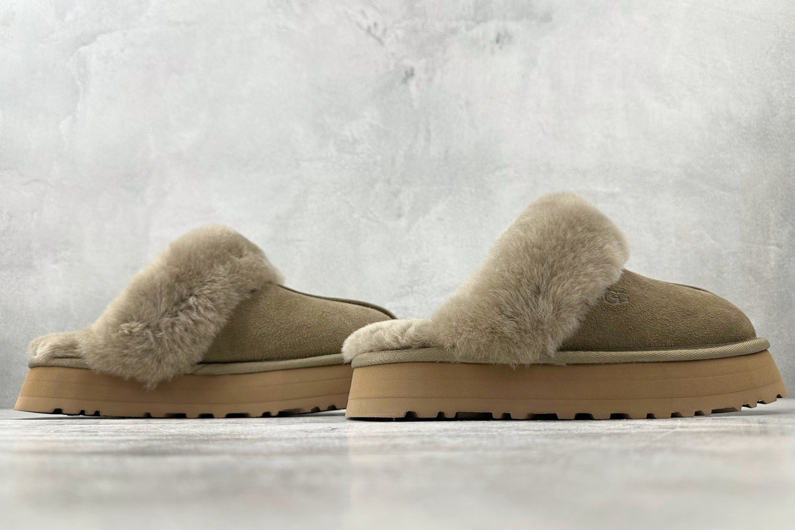 220 UGG Disquette 灰绿色 1122550-ALP