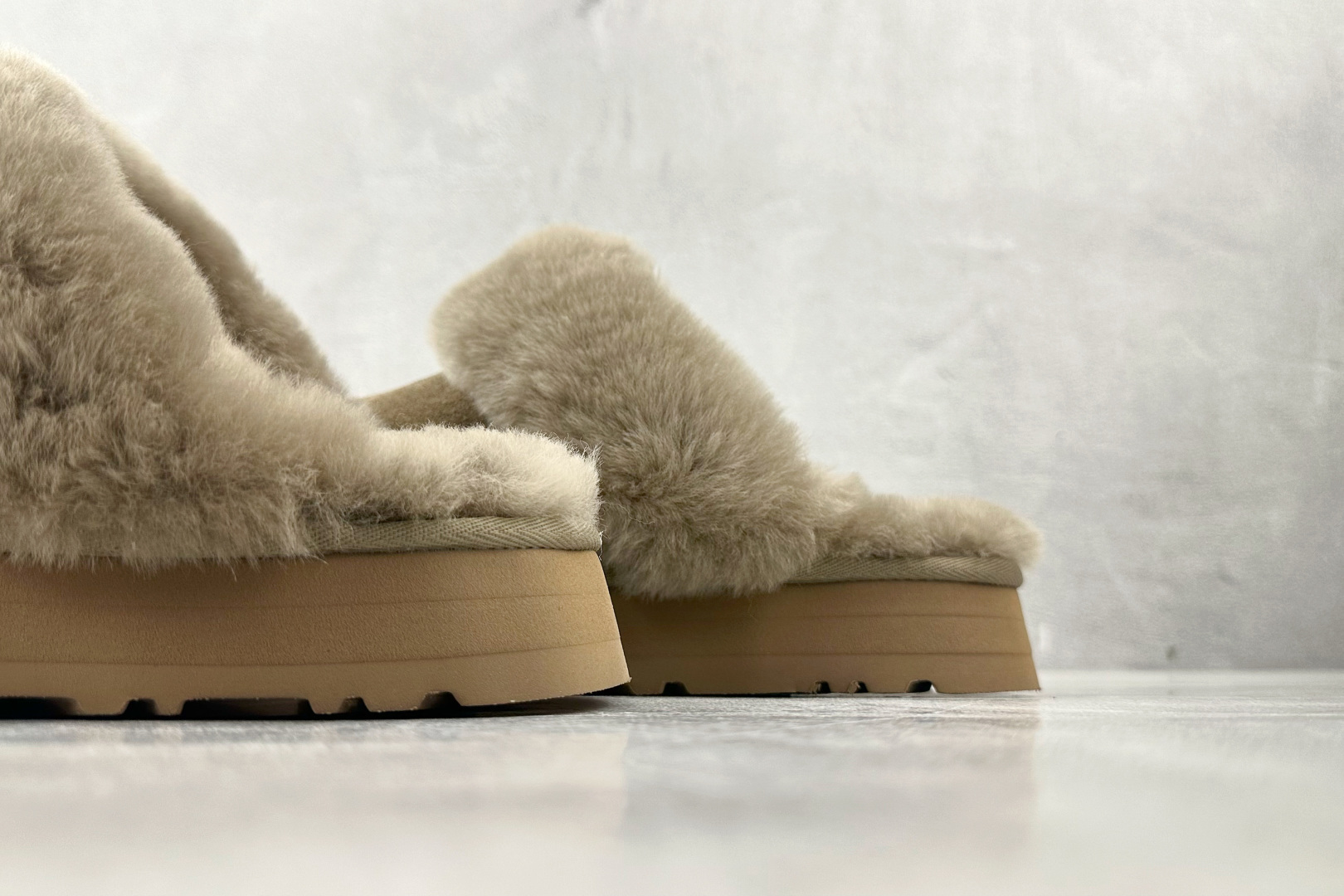 220 UGG Disquette 灰绿色 1122550-ALP