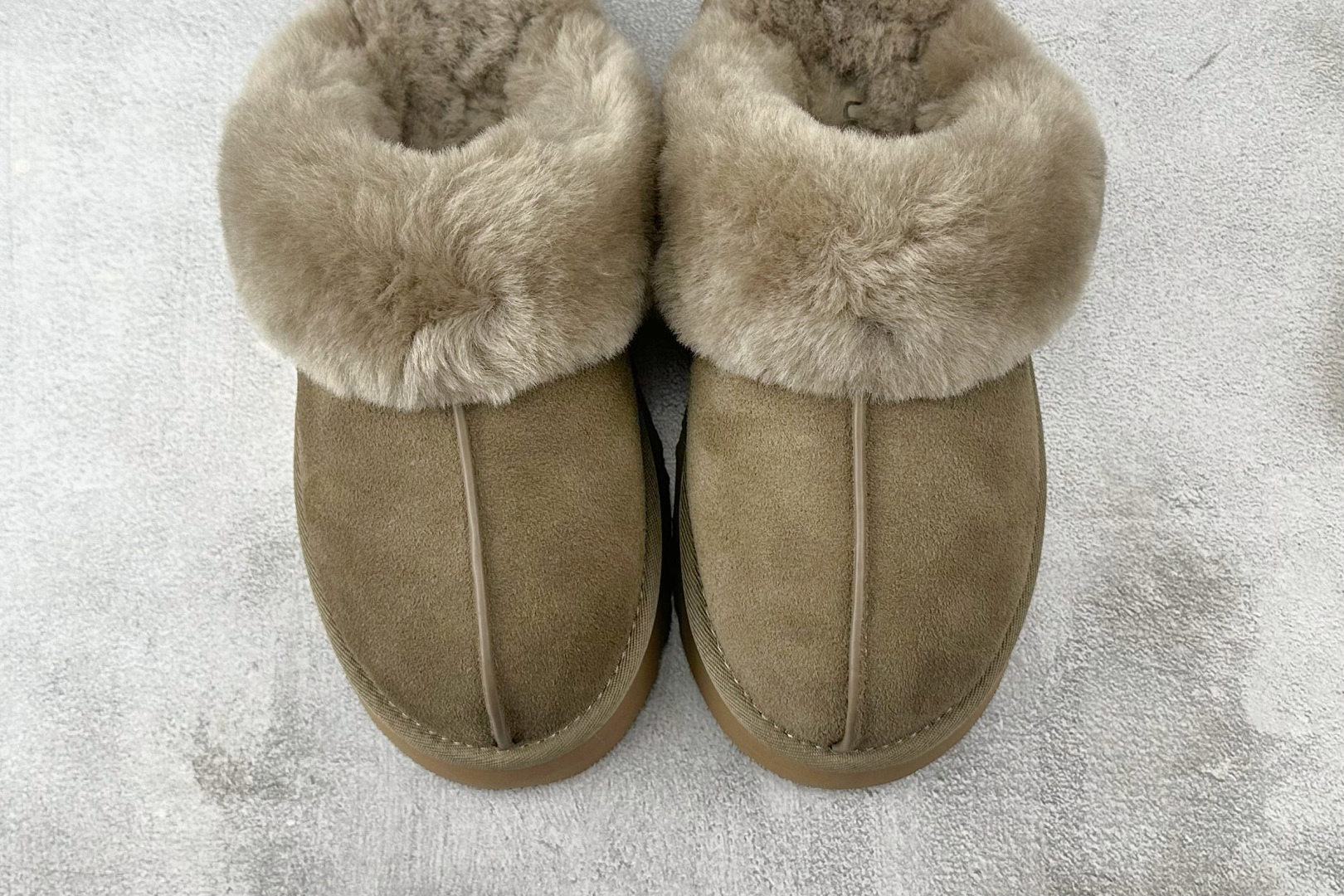 220 UGG Disquette 灰绿色 1122550-ALP