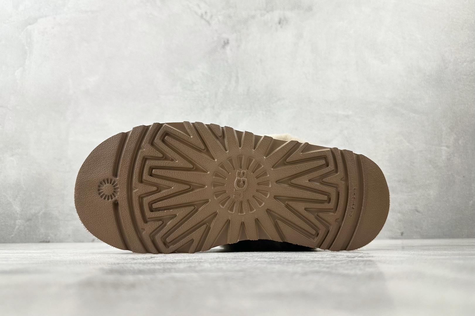 220 UGG Disquette 灰绿色 1122550-ALP