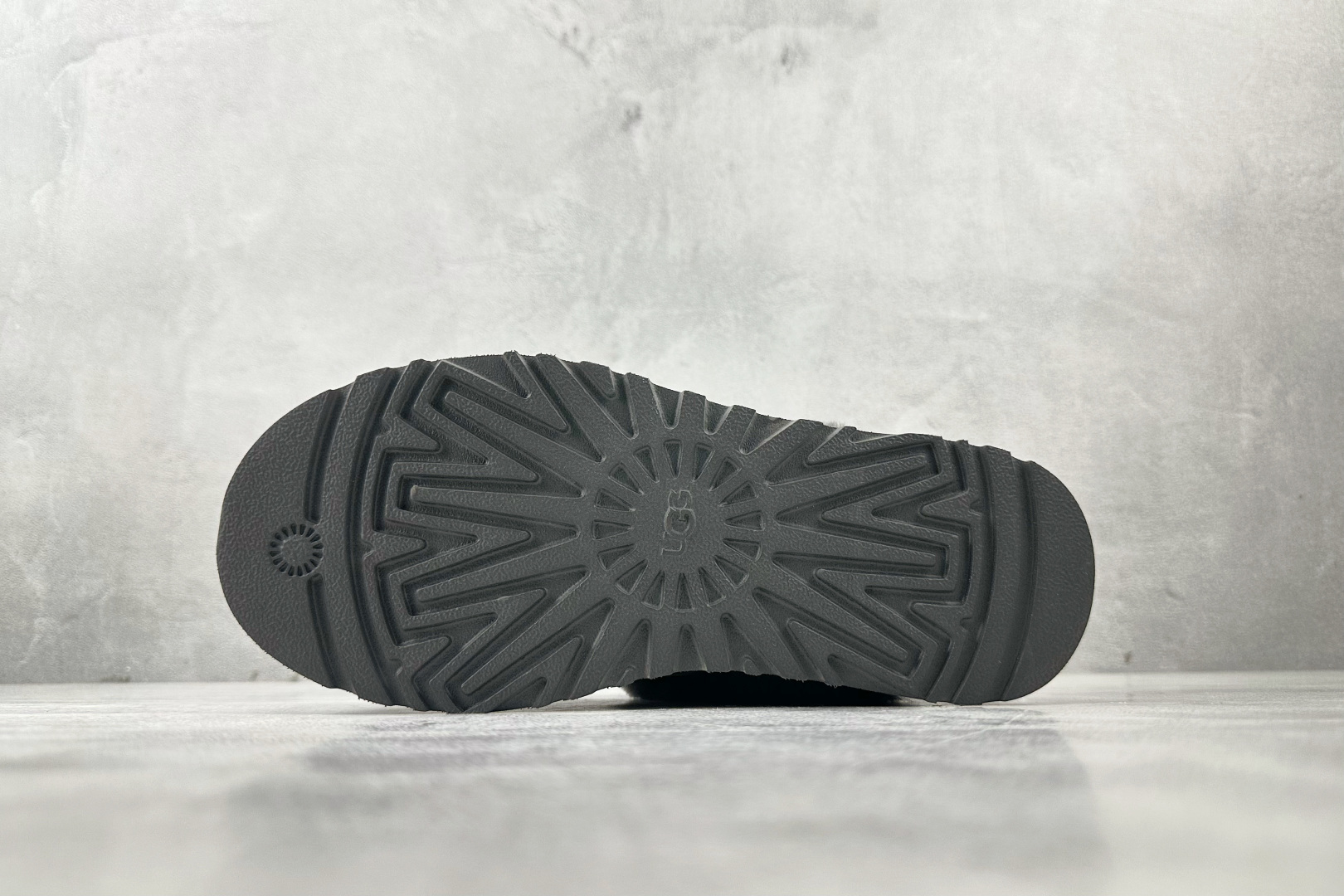 220 UGG Disquette 炭灰色 1122550-GREY