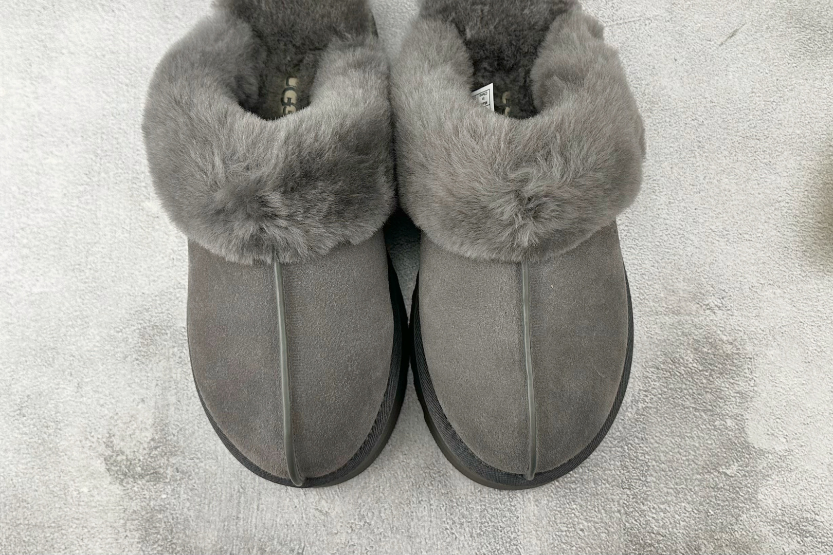 220 UGG Disquette 炭灰色 1122550-GREY