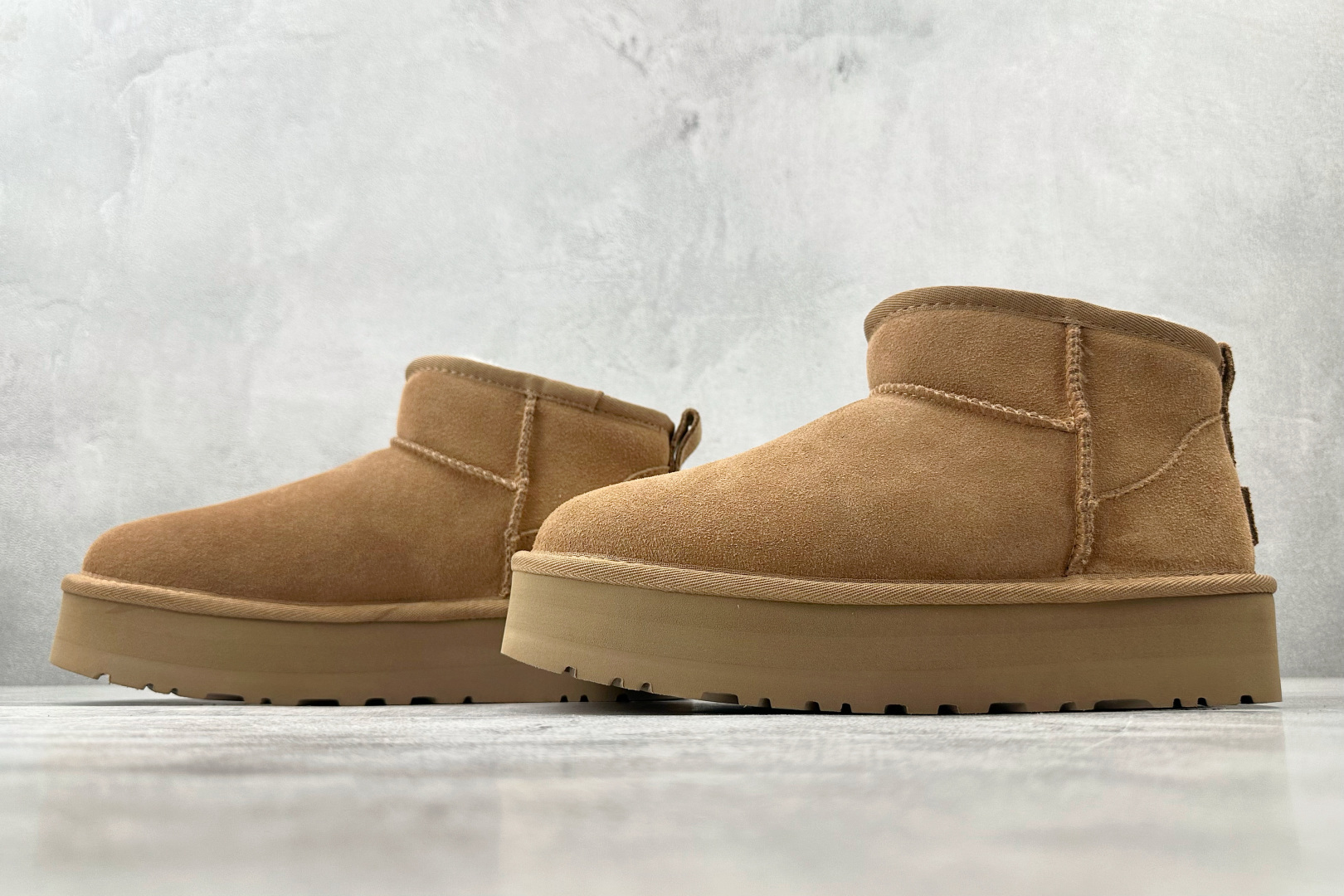 240 UGG 雪地靴 栗色 1116109-CHE