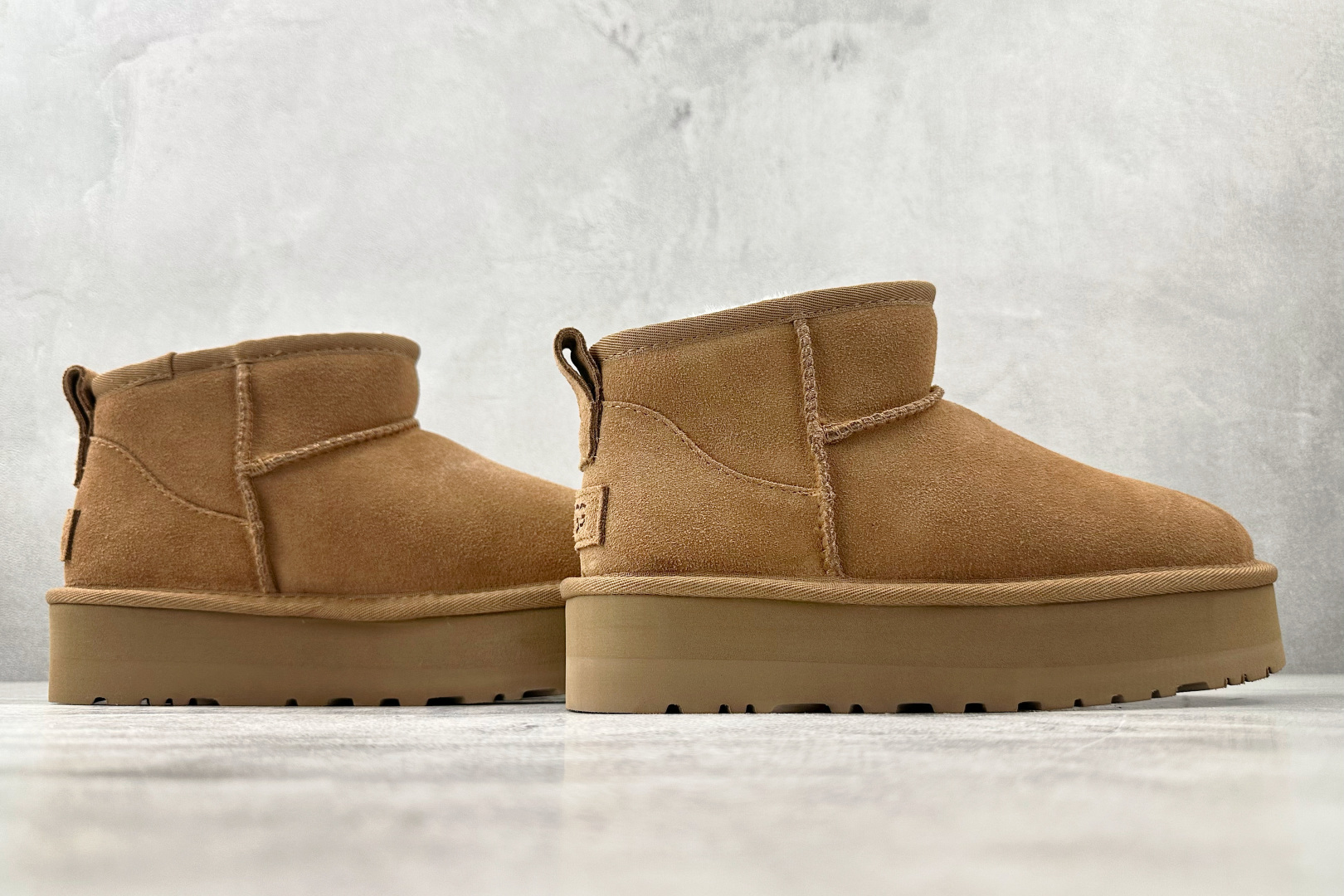 240 UGG 雪地靴 栗色 1116109-CHE