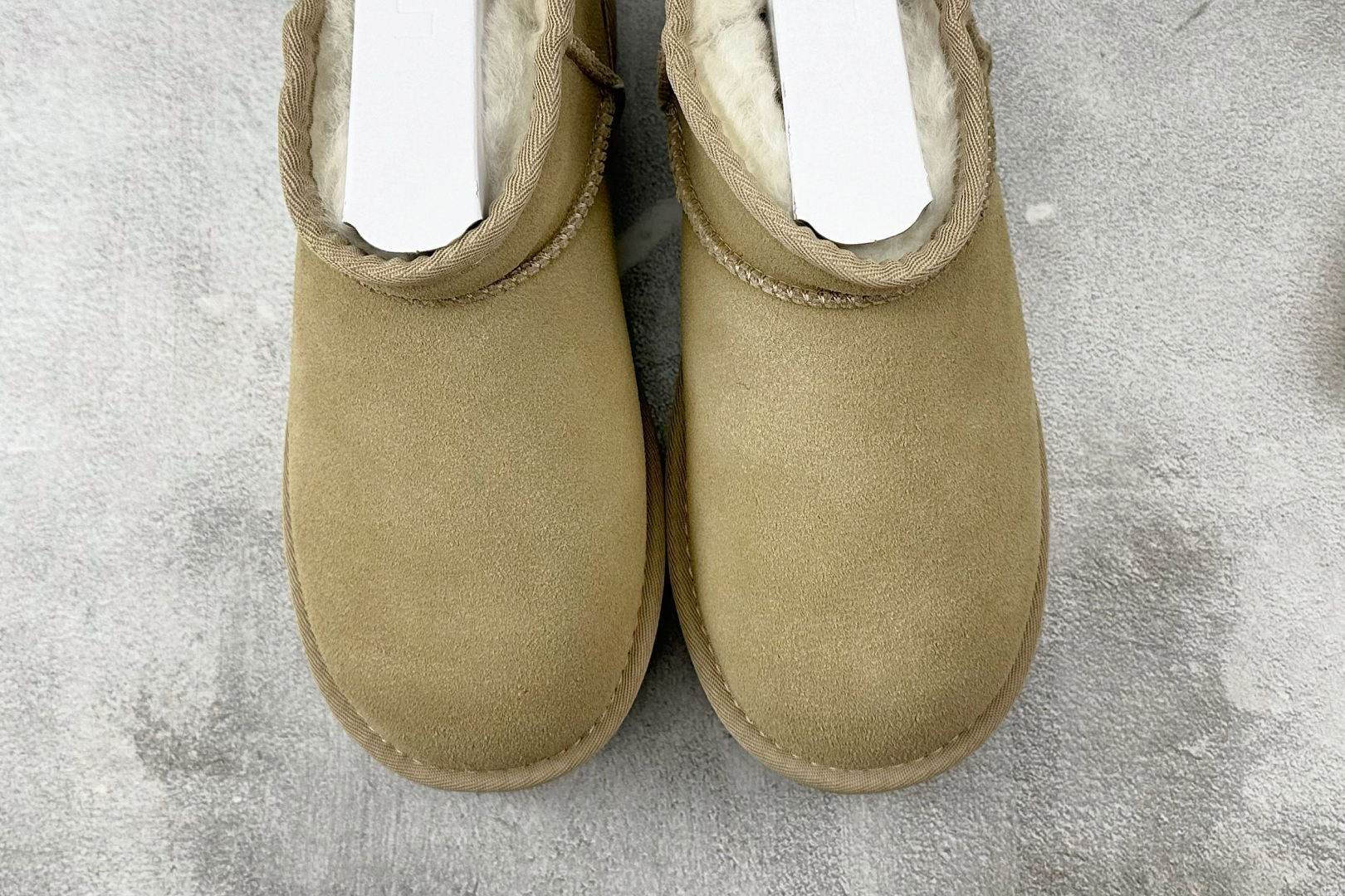 240 UGG 雪地靴 棕色 1135092-MDSD