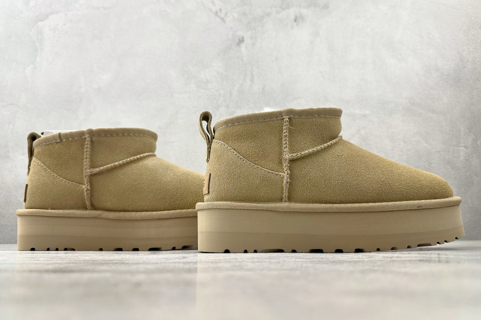 240 UGG 雪地靴 棕色 1135092-MDSD