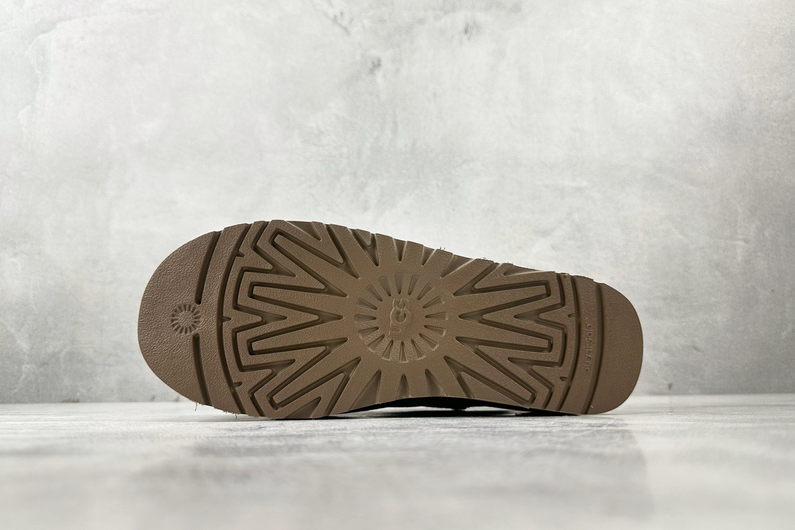 250 UGG CLASSIC ULTRA MINI 棕色 1135092-ALP