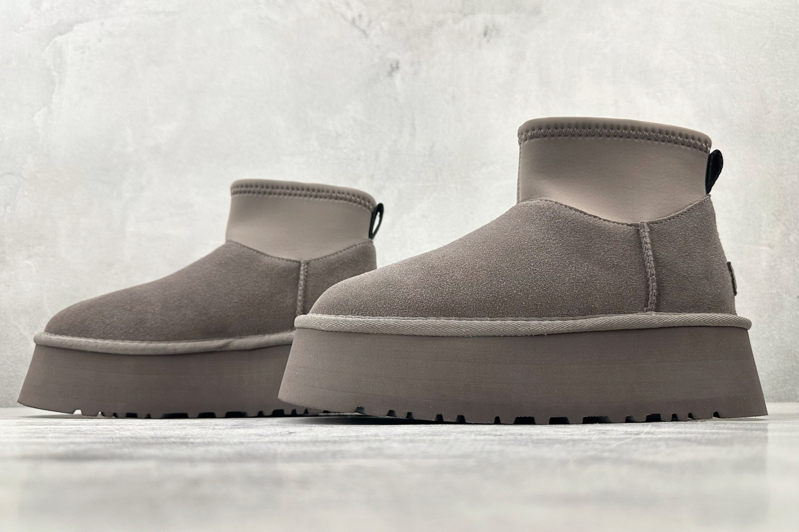 260 UGG 雪地靴 雷云色 1168170-THND