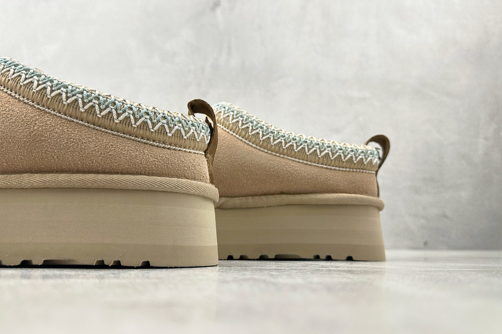 220 UGG Tazz 沙色 1122553-SNDB-Chinese UA Cheap High Quatity Brand Clothes Bags handbags Sneakers wholesale wholesaler seller from China Factory suppliers Fashion Clothing Shoes best Quality Beautiful Price 220 UGG Tazz 沙色 1122553-SNDB