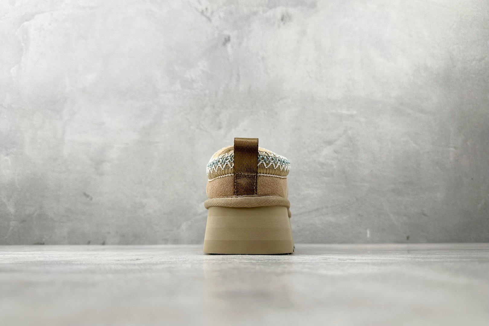 220 UGG Tazz 沙色 1122553-SNDB-Chinese UA Cheap High Quatity Brand Clothes Bags handbags Sneakers wholesale wholesaler seller from China Factory suppliers Fashion Clothing Shoes best Quality Beautiful Price 220 UGG Tazz 沙色 1122553-SNDB