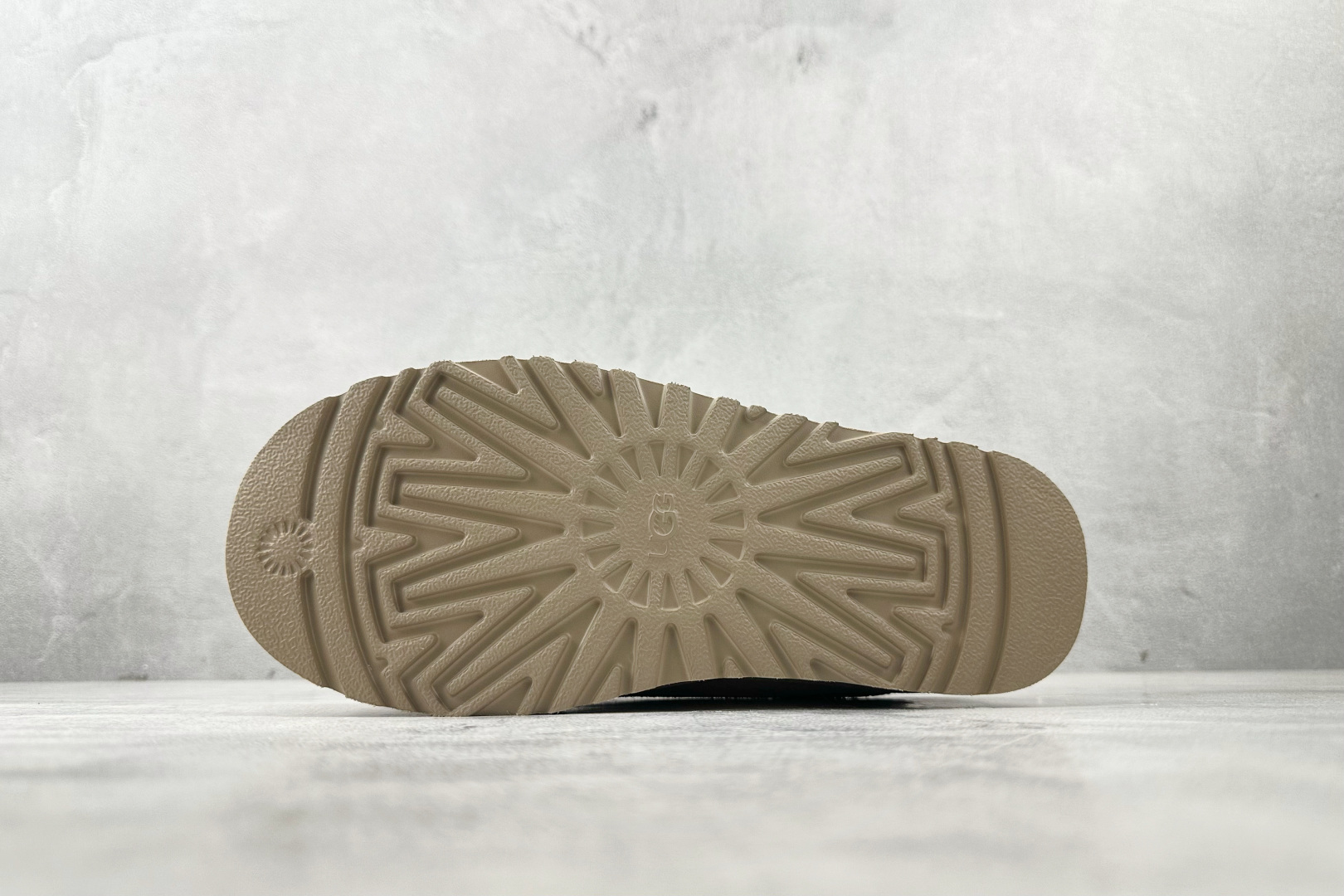 220 UGG Tazz 沙色 1122553-SNDB-Chinese UA Cheap High Quatity Brand Clothes Bags handbags Sneakers wholesale wholesaler seller from China Factory suppliers Fashion Clothing Shoes best Quality Beautiful Price 220 UGG Tazz 沙色 1122553-SNDB