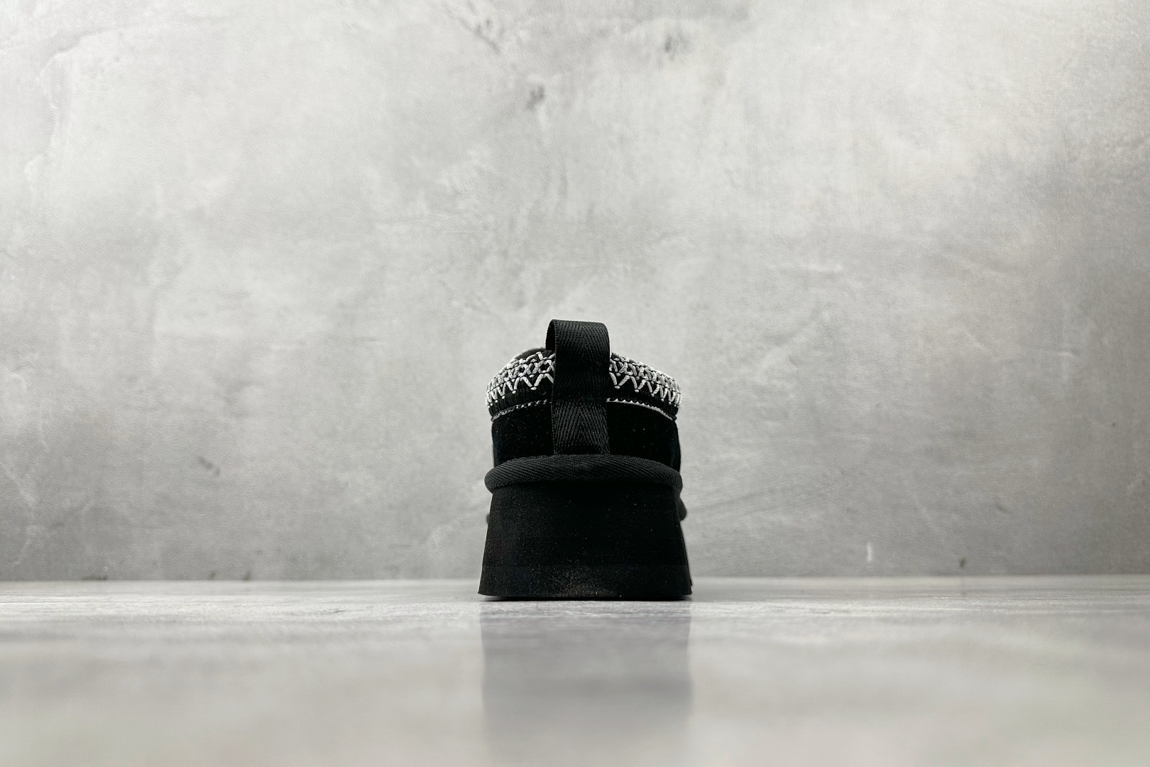 220 UGG Tazz 黑色 1122553-BLK-Chinese UA Cheap High Quatity Brand Clothes Bags handbags Sneakers wholesale wholesaler seller from China Factory suppliers Fashion Clothing Shoes best Quality Beautiful Price 220 UGG Tazz 黑色 1122553-BLK