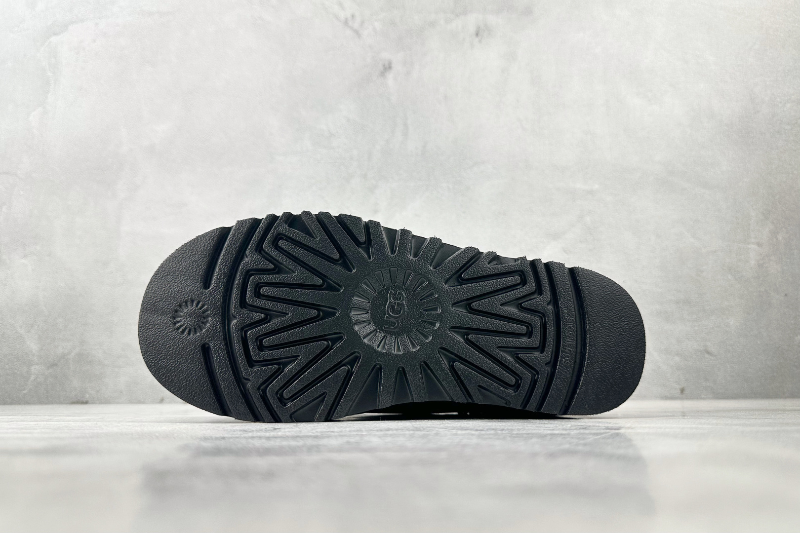 220 UGG Tazz 黑色 1122553-BLK-Chinese UA Cheap High Quatity Brand Clothes Bags handbags Sneakers wholesale wholesaler seller from China Factory suppliers Fashion Clothing Shoes best Quality Beautiful Price 220 UGG Tazz 黑色 1122553-BLK