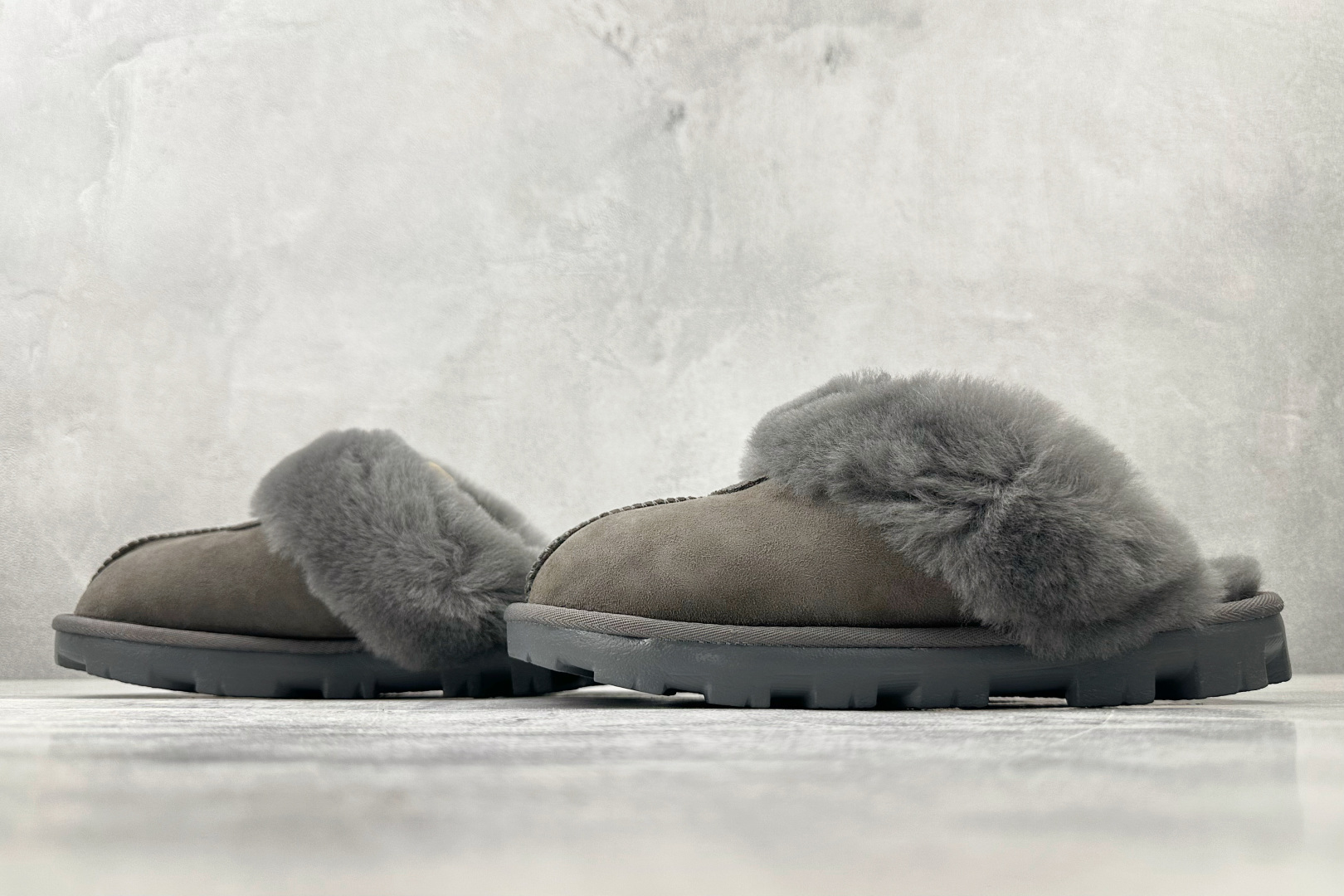 200 UGG Coquette Slipper 炭灰色 1015125-GREY