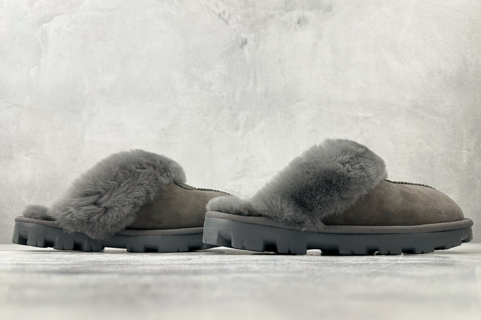 200 UGG Coquette Slipper 炭灰色 1015125-GREY