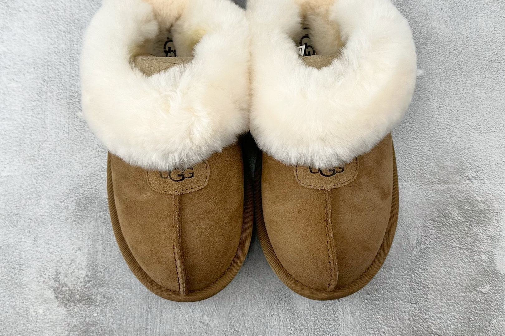 UGG Coquette Slipper 栗色 1015125-CHE-High Quatity Cheap Brand wholesale wholesaler seller Clothes Bags handbags Sneakers Top Fashion Clothing Shoes from China Factory Chinese suppliers best Quality Beautiful Price UGG Coquette Slipper 栗色 1015125-CHE