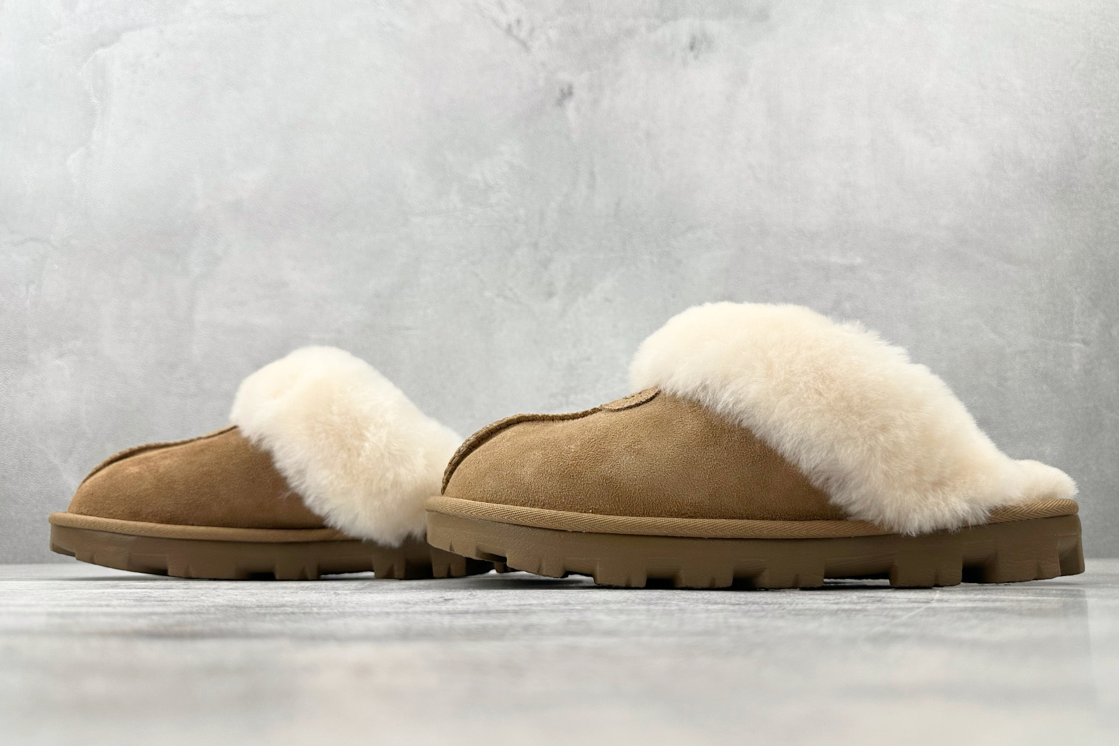 UGG Coquette Slipper 栗色 1015125-CHE-High Quatity Cheap Brand wholesale wholesaler seller Clothes Bags handbags Sneakers Top Fashion Clothing Shoes from China Factory Chinese suppliers best Quality Beautiful Price UGG Coquette Slipper 栗色 1015125-CHE