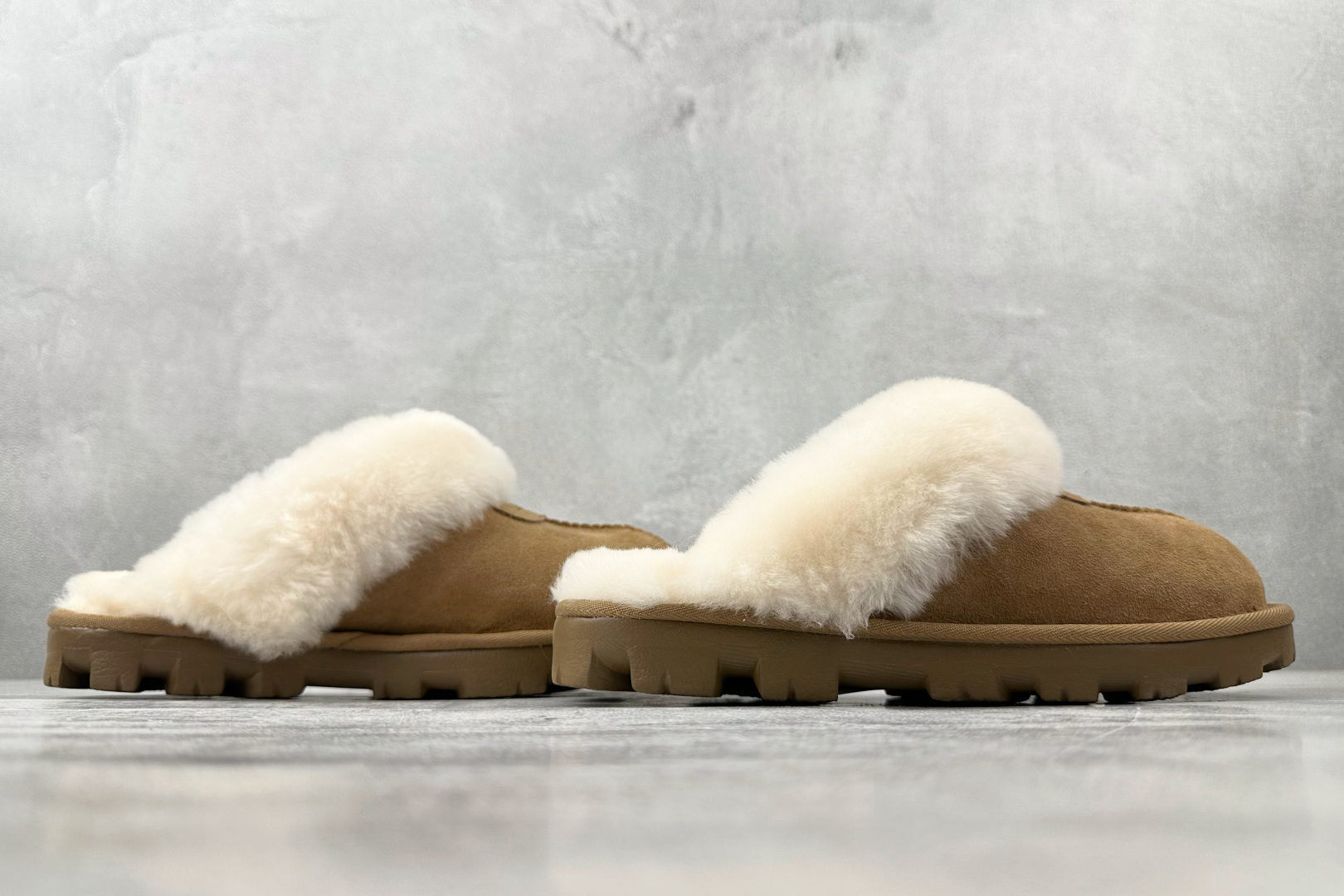 UGG Coquette Slipper 栗色 1015125-CHE-High Quatity Cheap Brand wholesale wholesaler seller Clothes Bags handbags Sneakers Top Fashion Clothing Shoes from China Factory Chinese suppliers best Quality Beautiful Price UGG Coquette Slipper 栗色 1015125-CHE