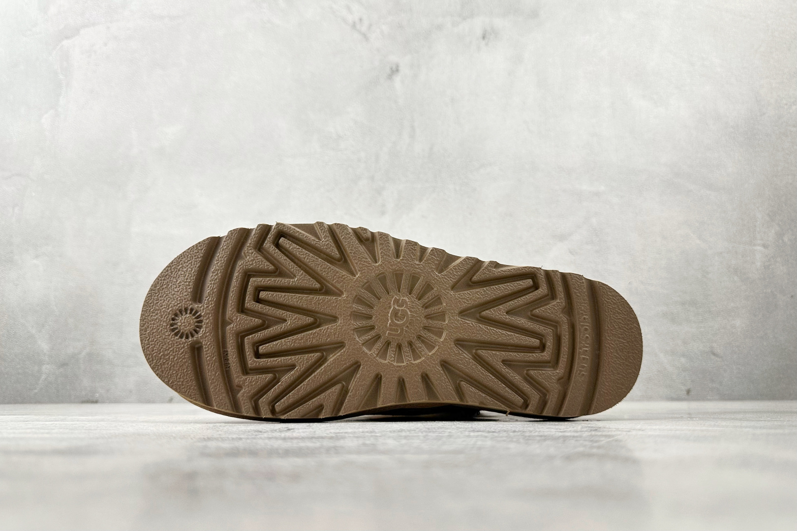 UGG CLASSIC SHORT 雪地靴 栗色 1016223-CHE