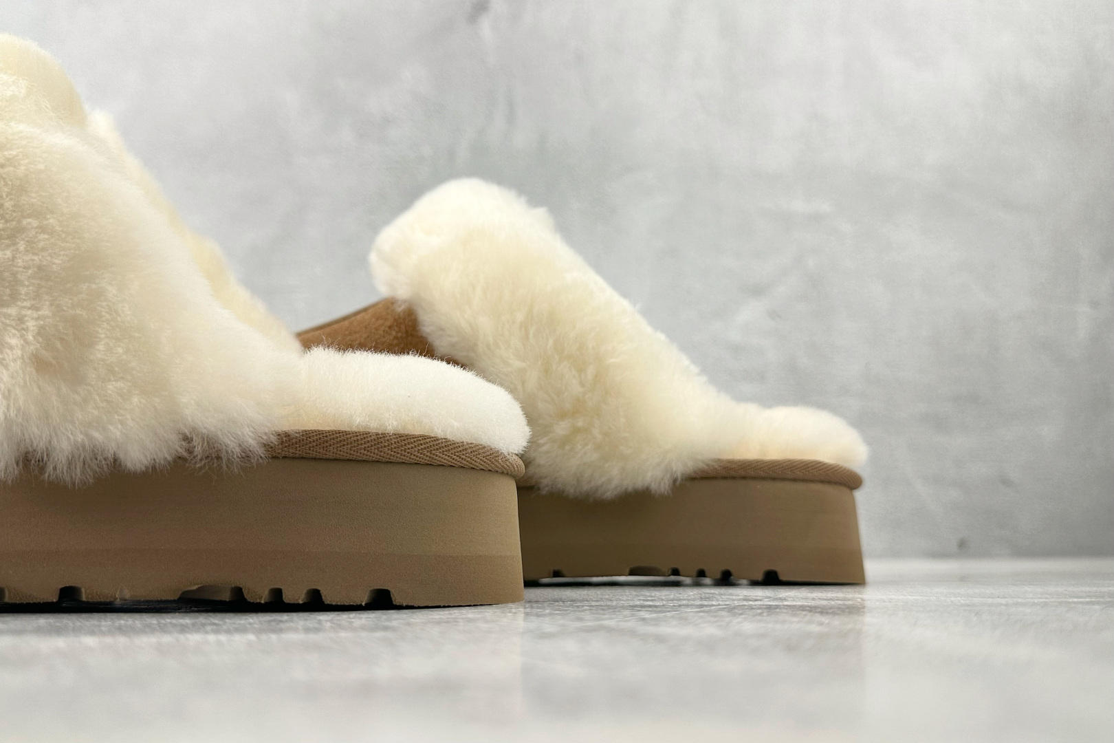 Top 本地 核心减2..  💰340
UGG 栗子棕

货号：1122550-CHE
尺码：35 36 36.5 37.5 38 38.5 39 40
编码：32