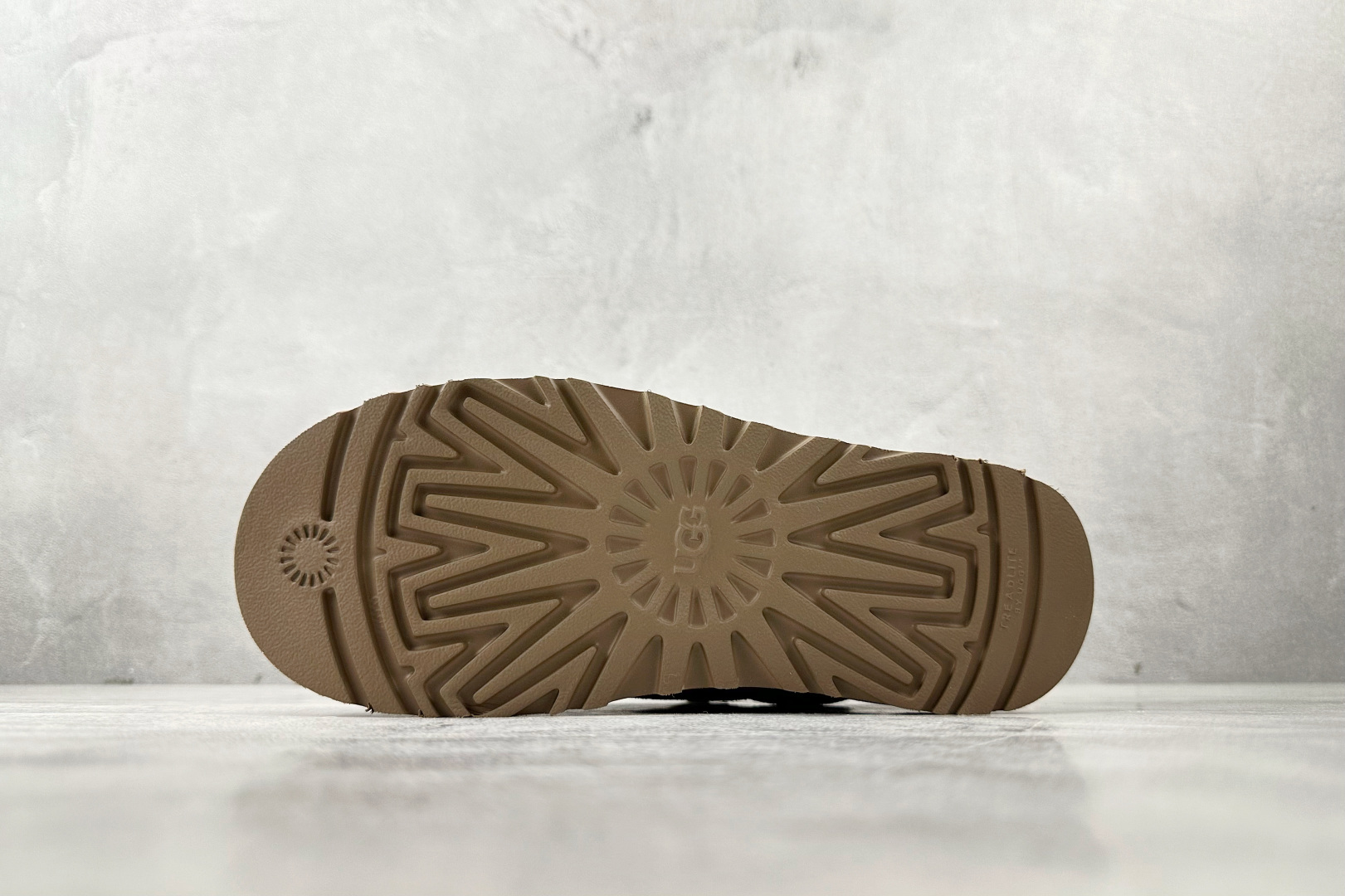 UGG 土黄 1144032-CHE