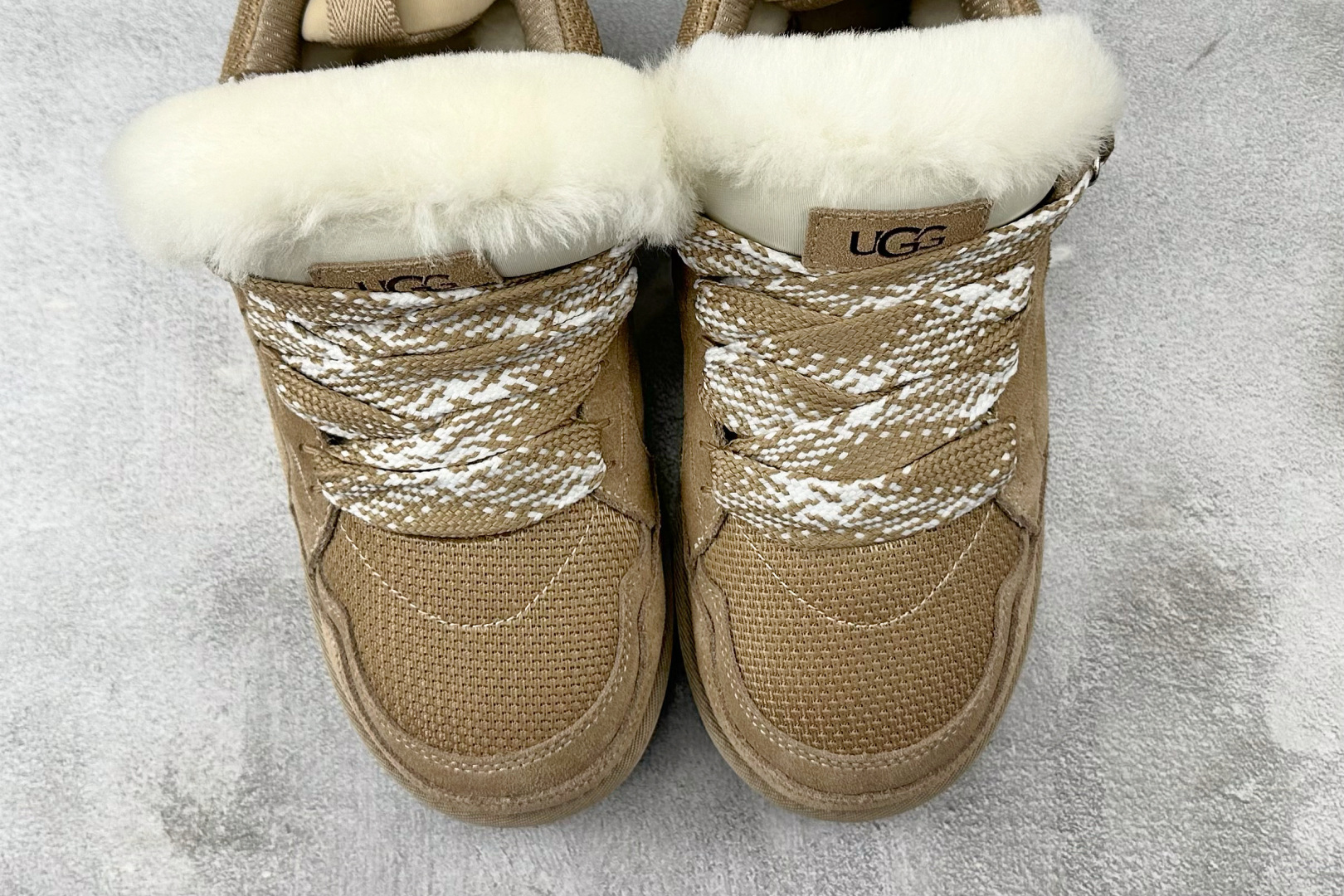 UGG 沙色 1144032-SAN-High Quatity Cheap Brand wholesale wholesaler seller Clothes Bags handbags Sneakers Top Fashion Clothing Shoes from China Factory Chinese suppliers best Quality Beautiful Price UGG 沙色 1144032-SAN