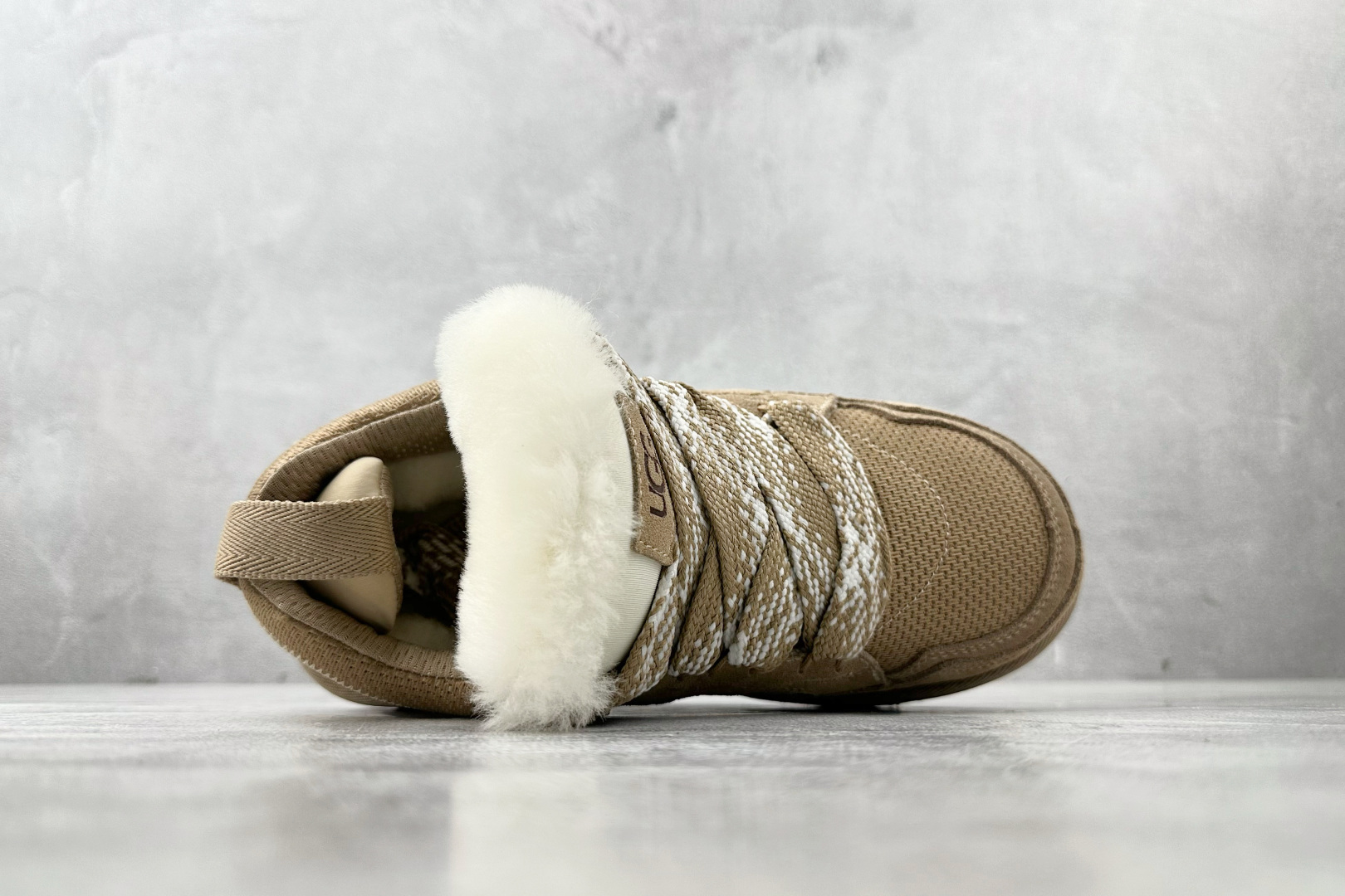 UGG 沙色 1144032-SAN-High Quatity Cheap Brand wholesale wholesaler seller Clothes Bags handbags Sneakers Top Fashion Clothing Shoes from China Factory Chinese suppliers best Quality Beautiful Price UGG 沙色 1144032-SAN