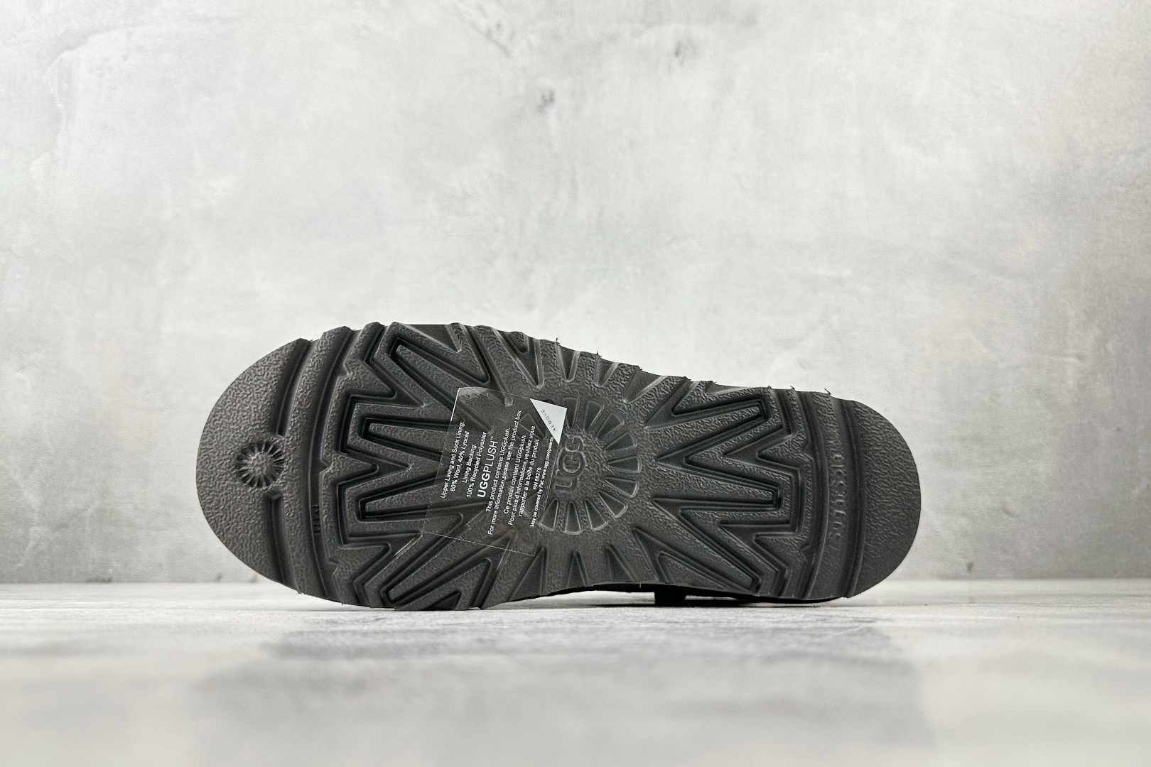 UGG CLASSIC MINI 灰色 1016222-GREY-High Quatity Cheap Brand wholesale wholesaler seller Clothes Bags handbags Sneakers Top Fashion Clothing Shoes from China Factory Chinese suppliers best Quality Beautiful Price UGG CLASSIC MINI 灰色 1016222-GREY