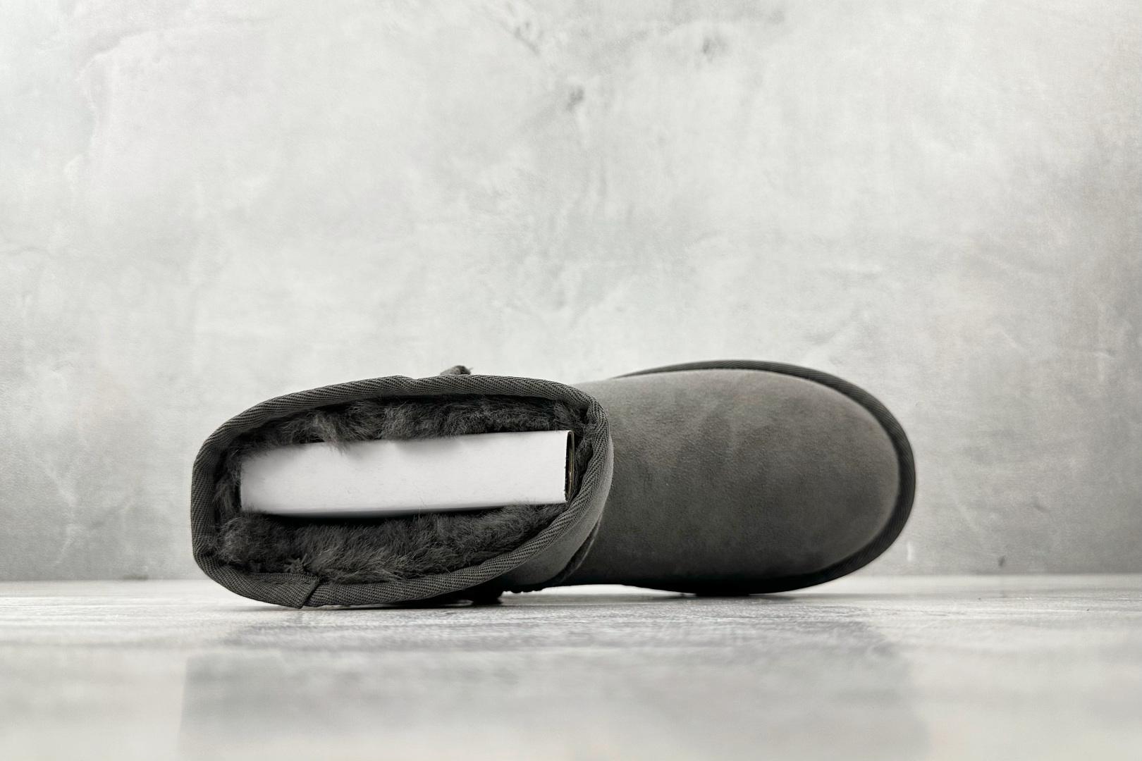 UGG CLASSIC MINI 灰色 1016222-GREY-High Quatity Cheap Brand wholesale wholesaler seller Clothes Bags handbags Sneakers Top Fashion Clothing Shoes from China Factory Chinese suppliers best Quality Beautiful Price UGG CLASSIC MINI 灰色 1016222-GREY